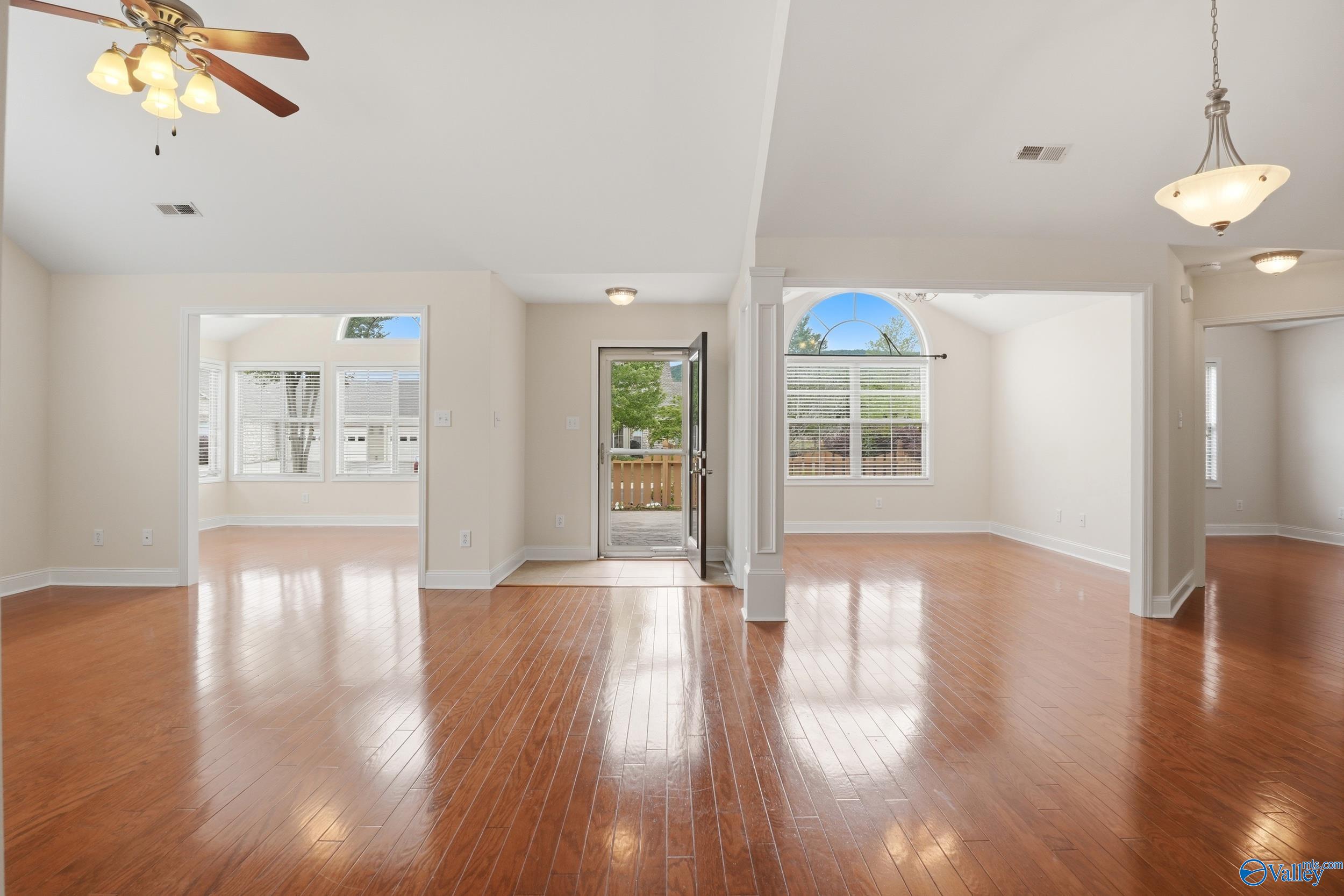 52 Laurel Lane SE