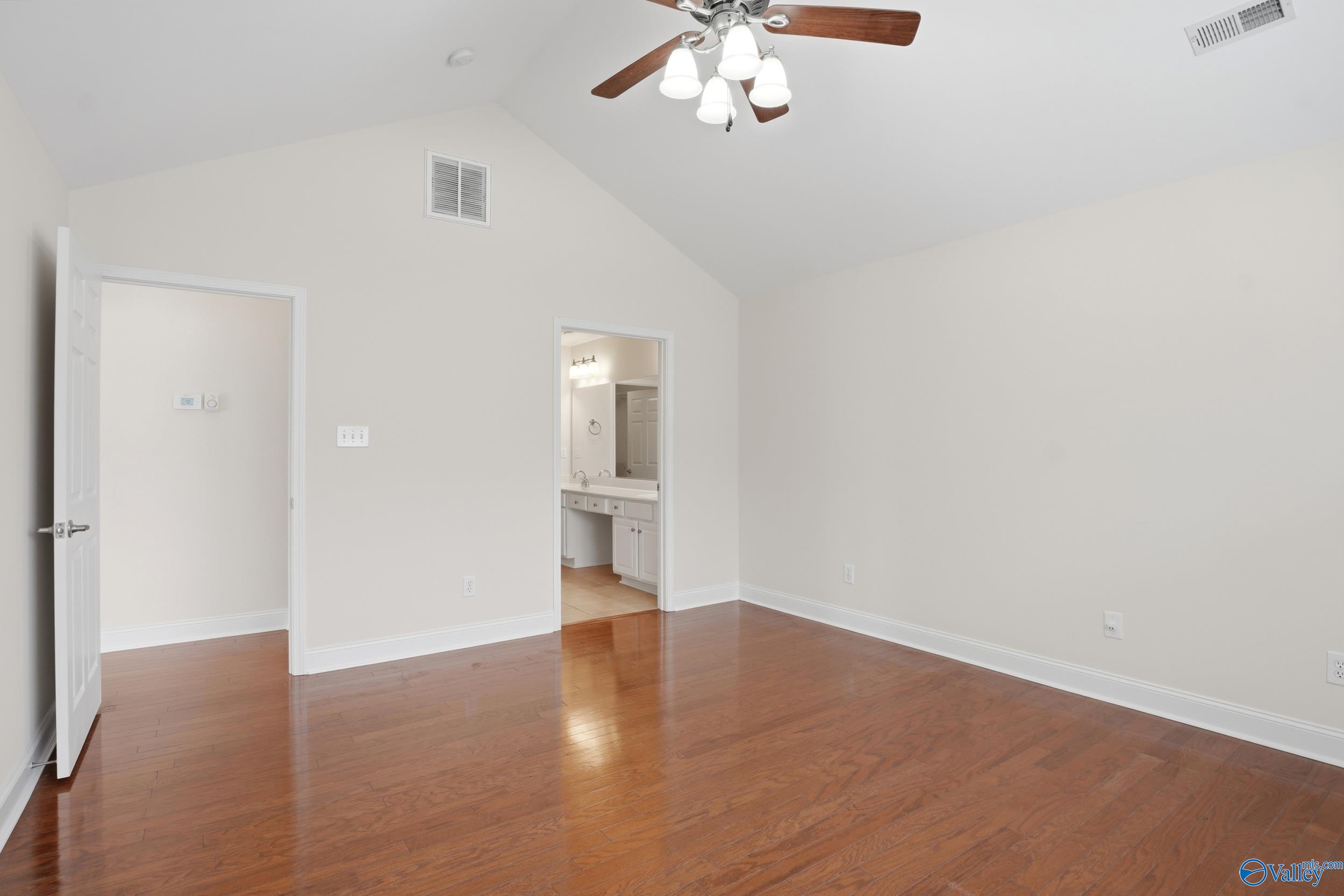 52 Laurel Lane SE
