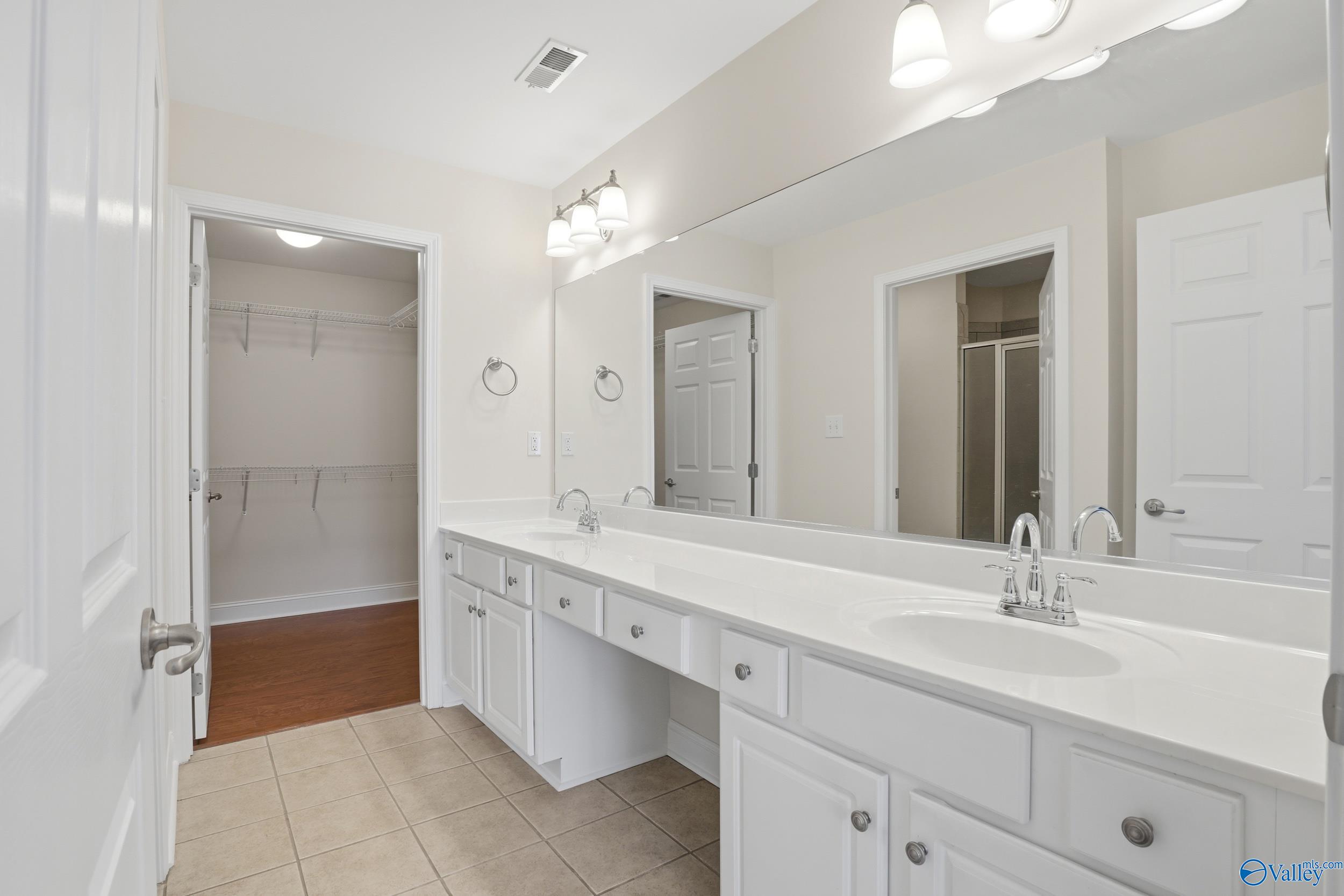 52 Laurel Lane SE