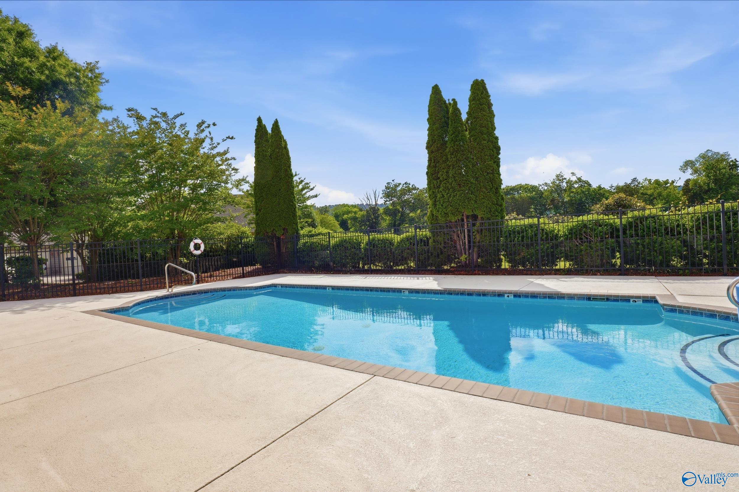 52 Laurel Lane SE