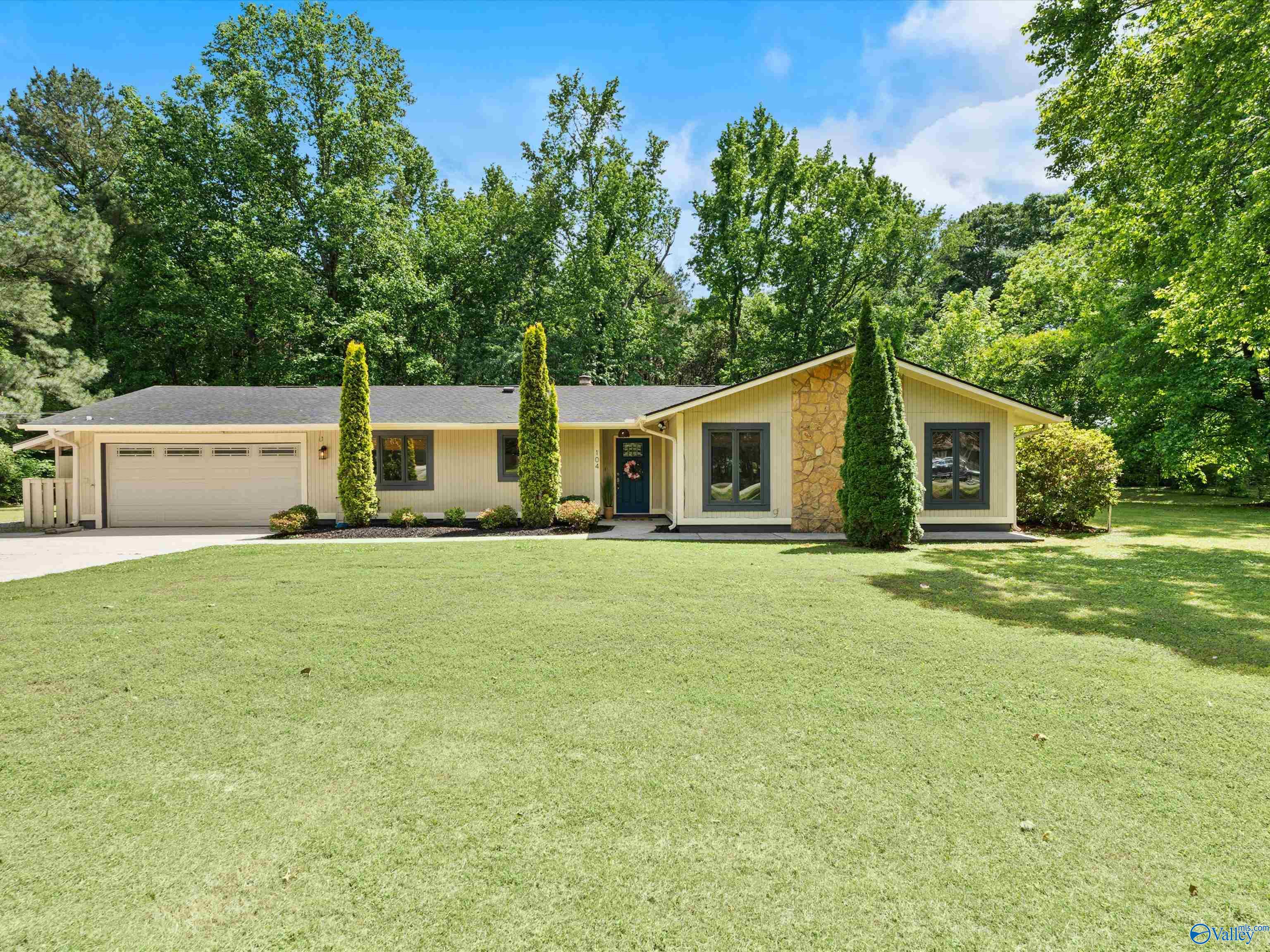 104 Northwood Circle