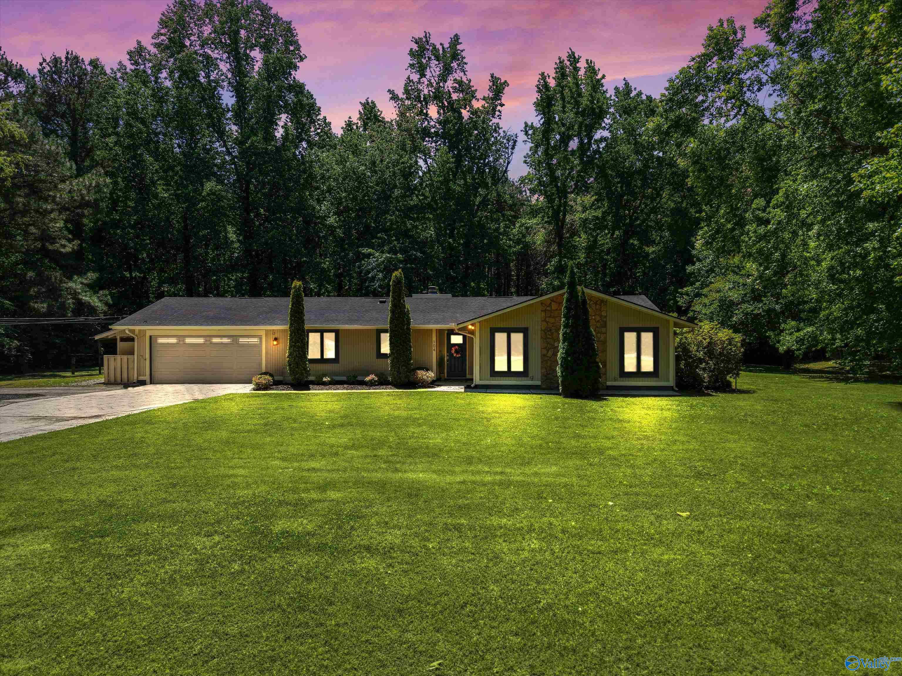 104 Northwood Circle