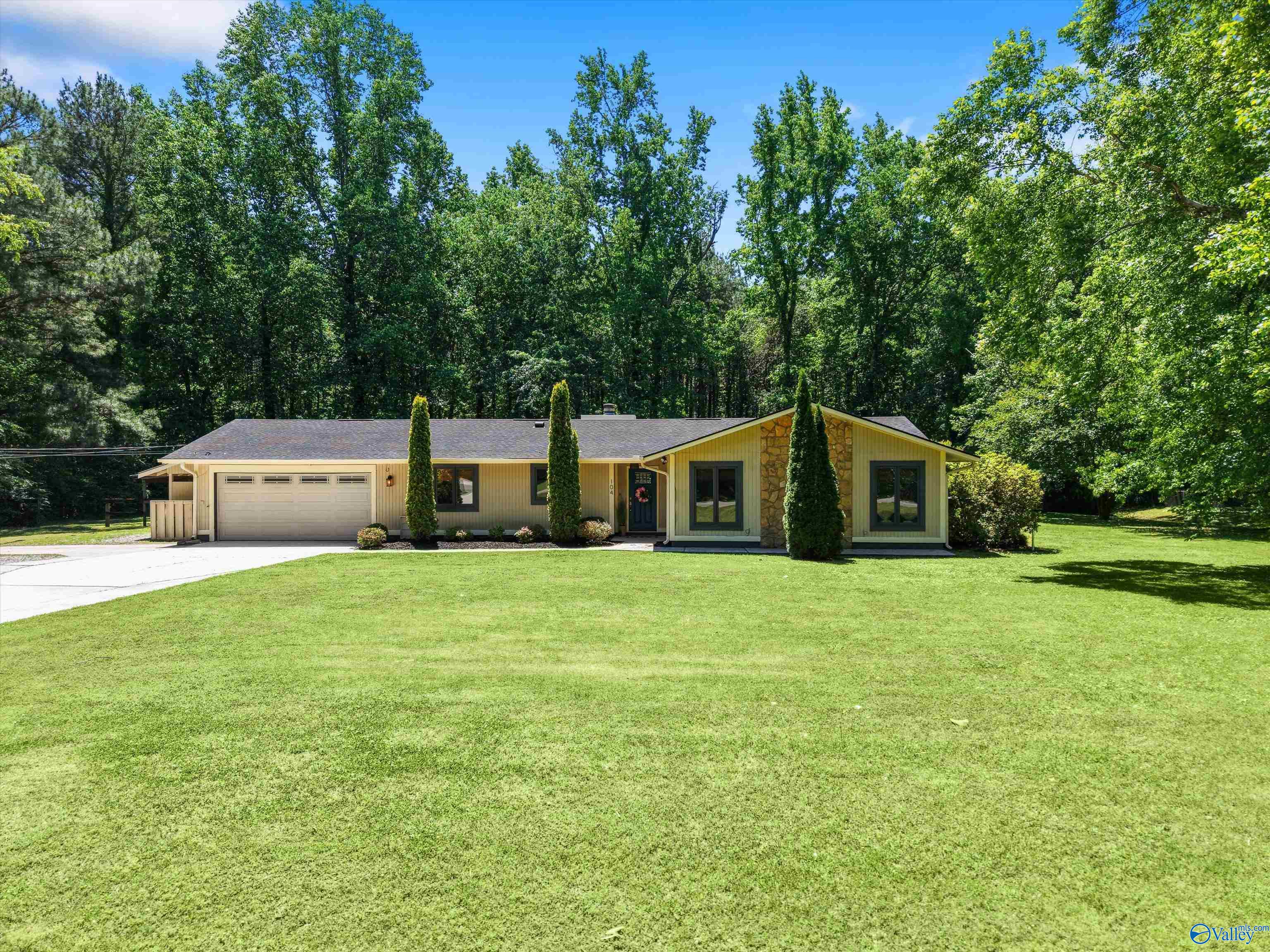 104 Northwood Circle