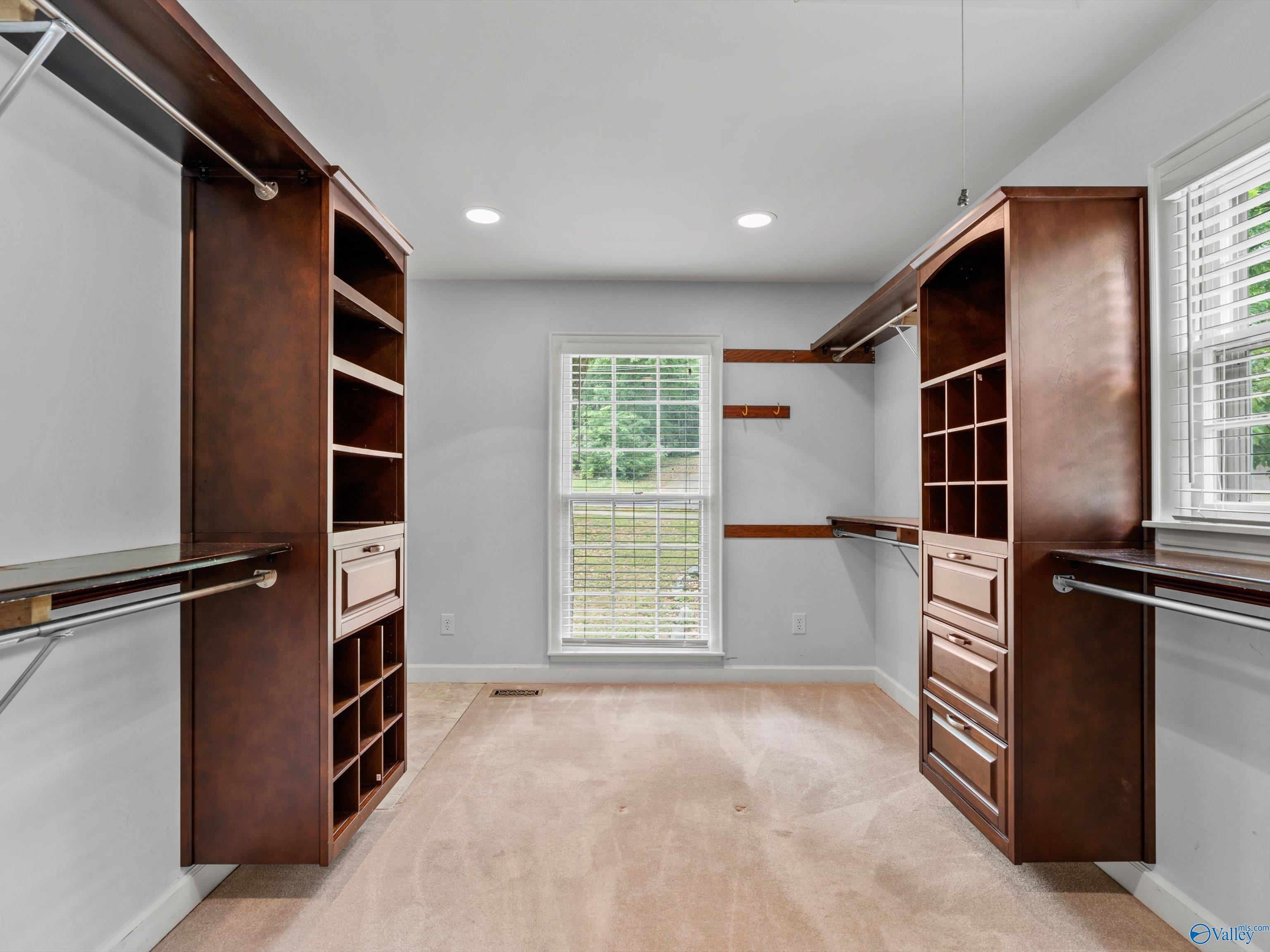 718 Versailles Drive SE