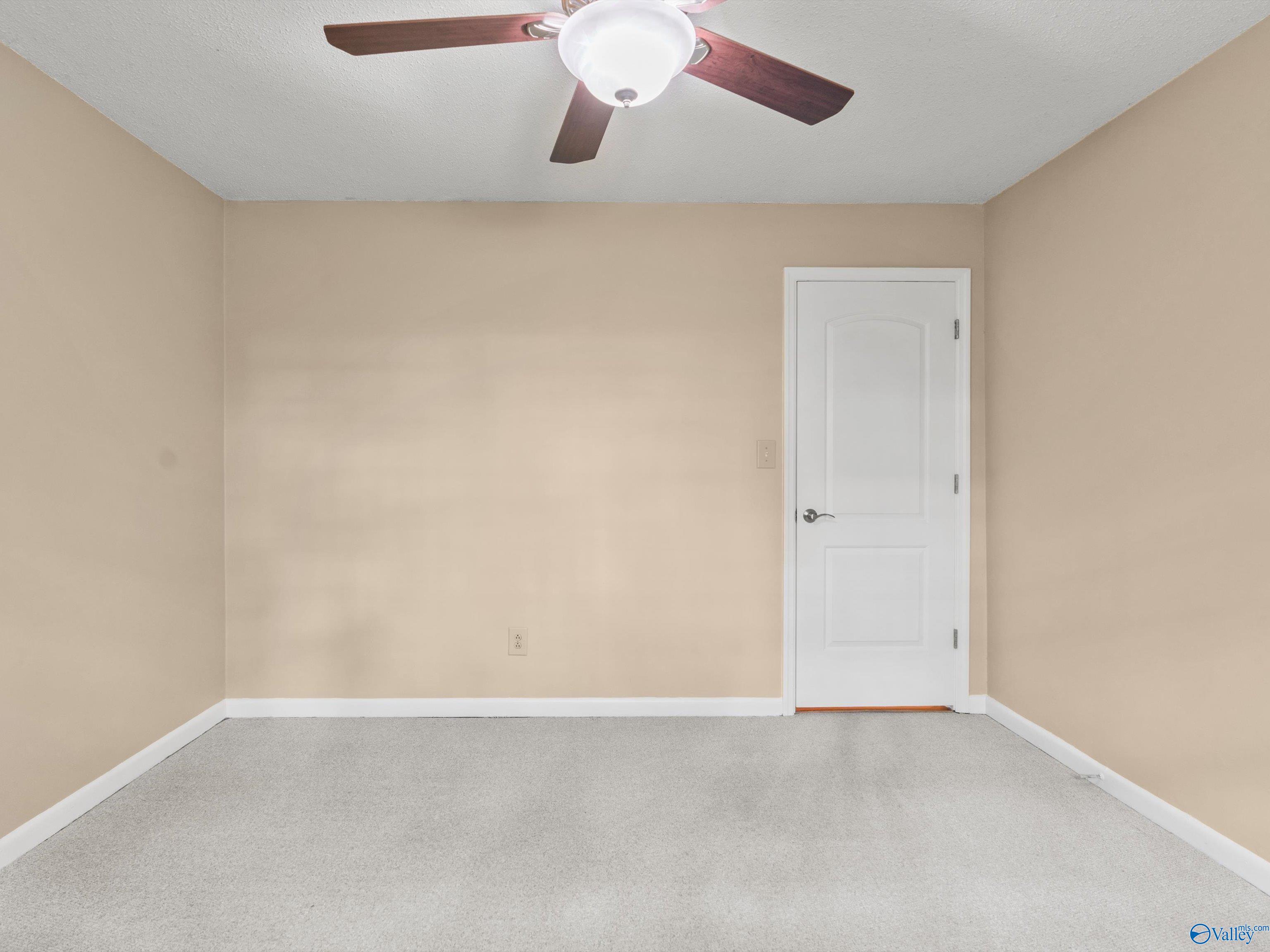 718 Versailles Drive SE