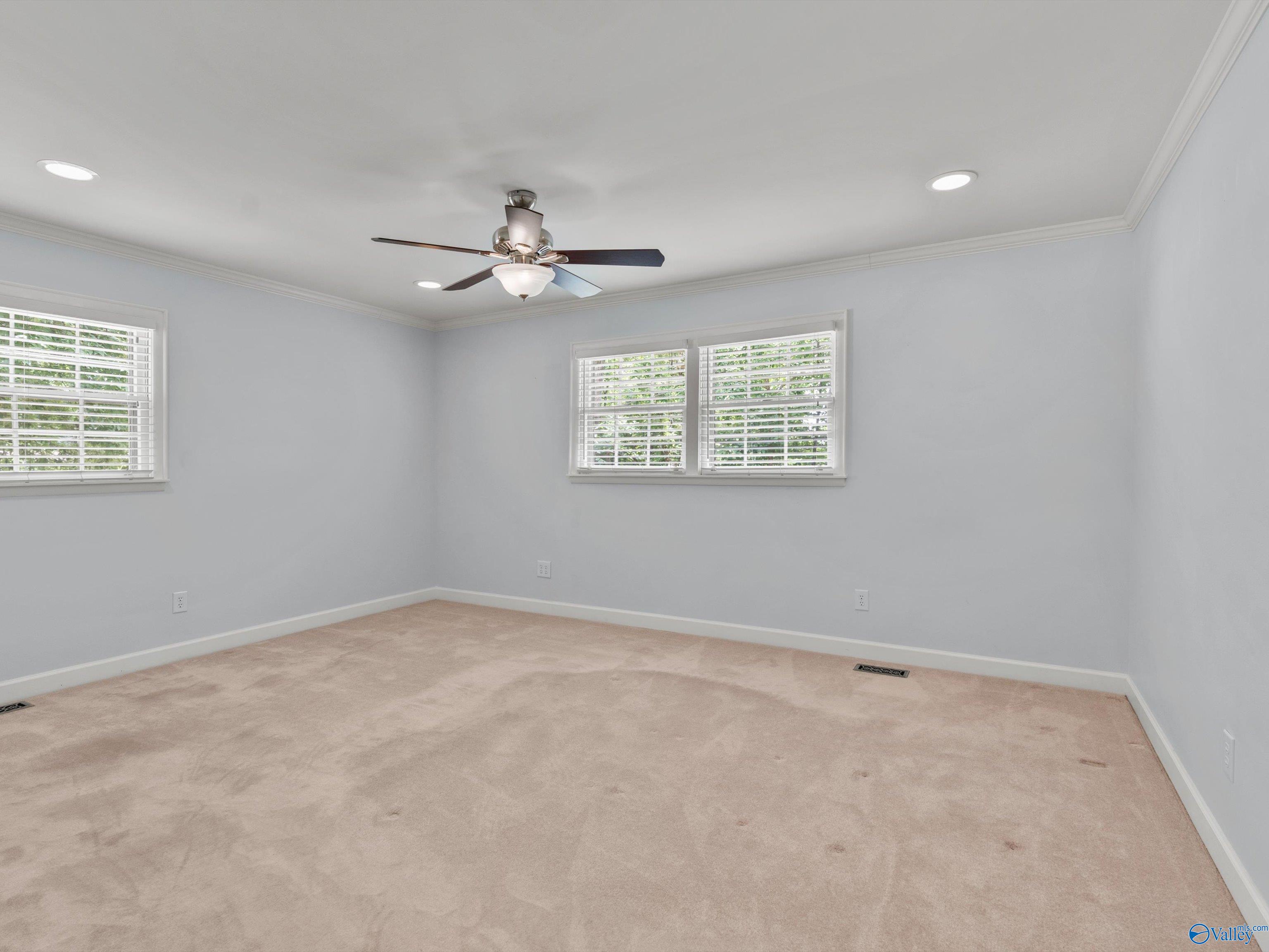 718 Versailles Drive SE
