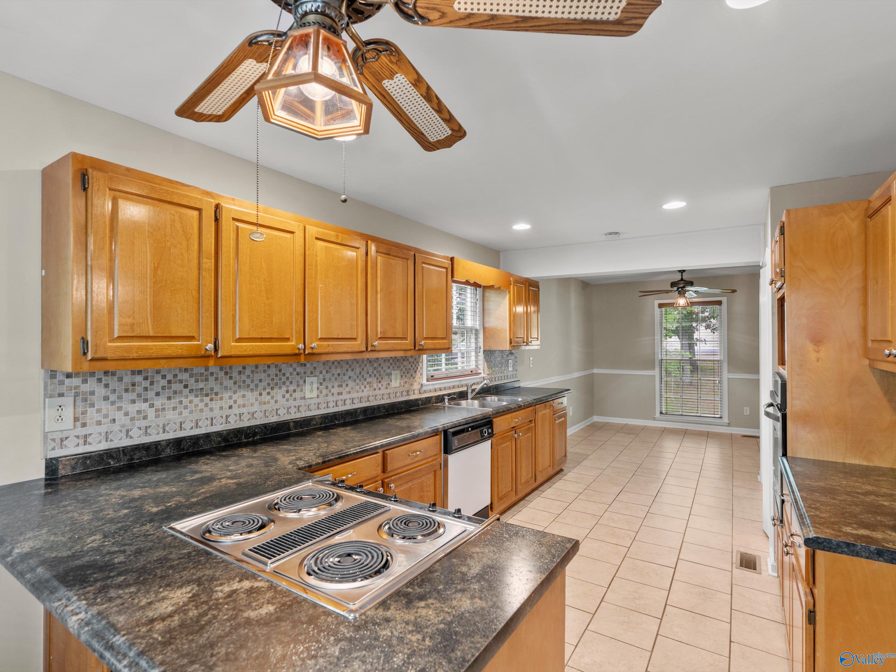 718 Versailles Drive SE