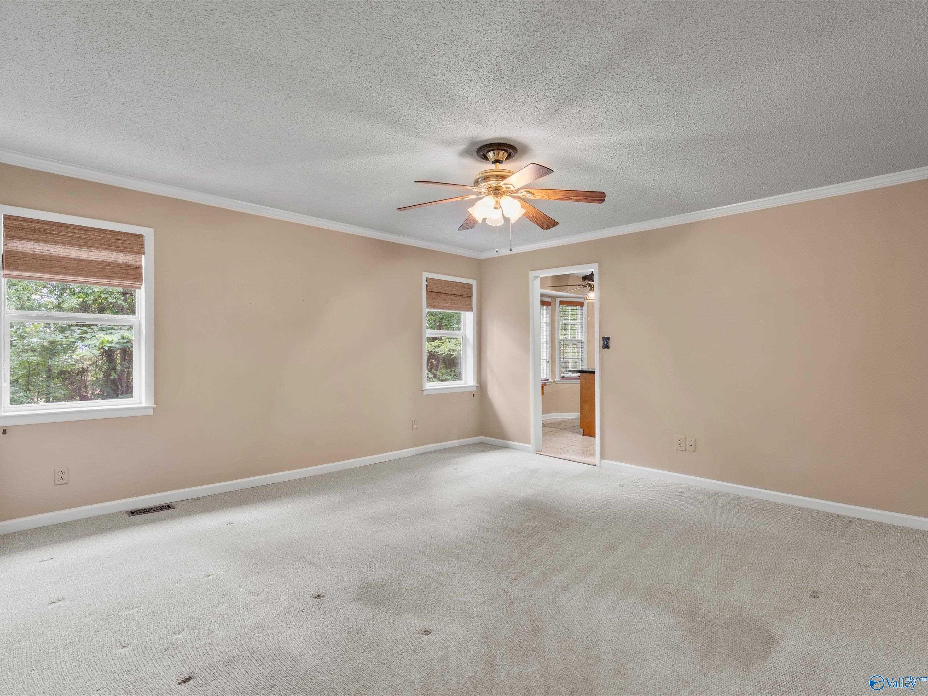 718 Versailles Drive SE