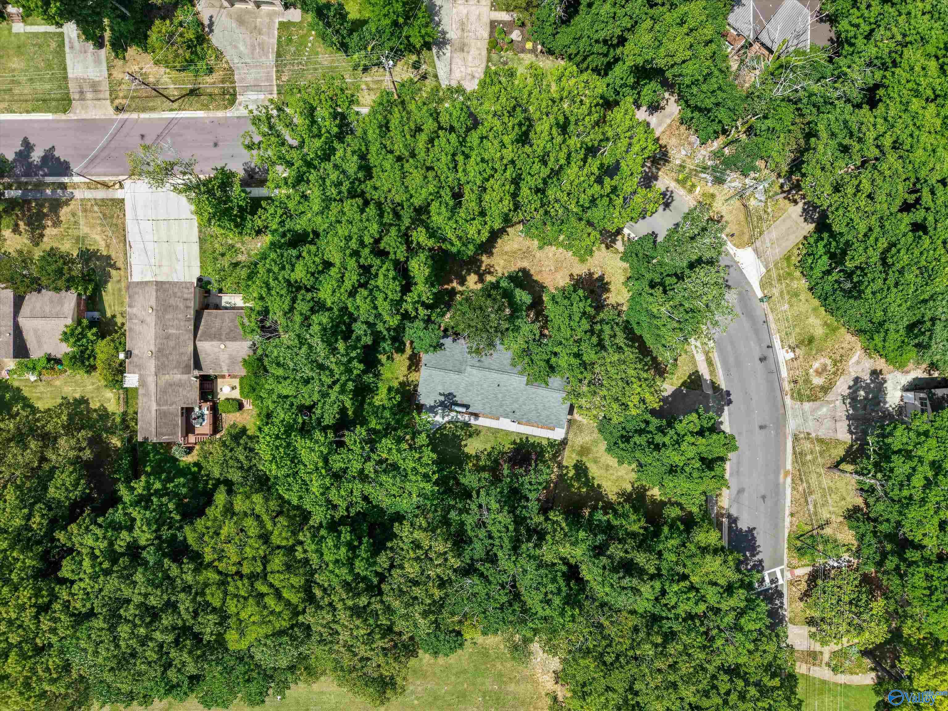 718 Versailles Drive SE