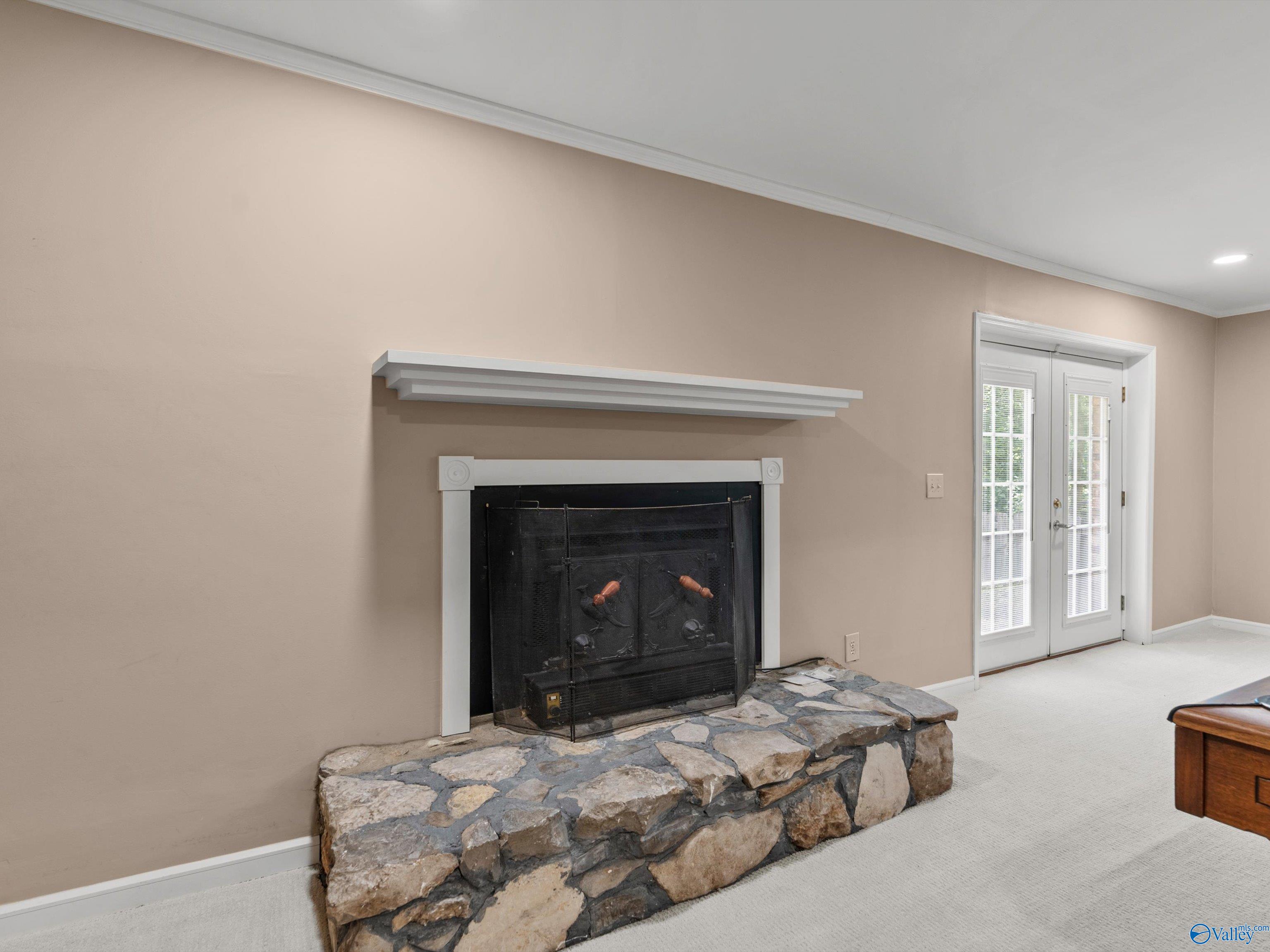 718 Versailles Drive SE
