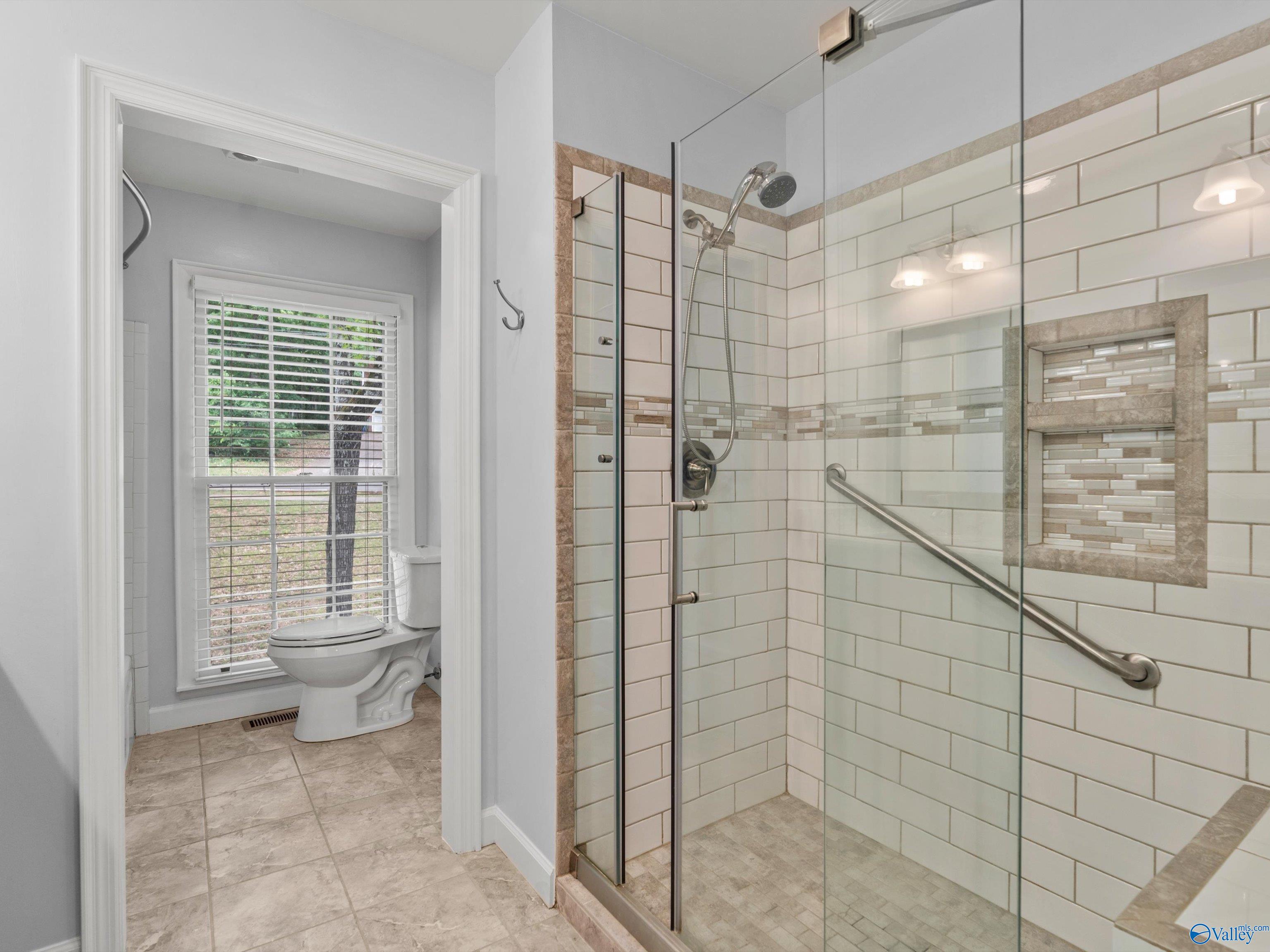 718 Versailles Drive SE