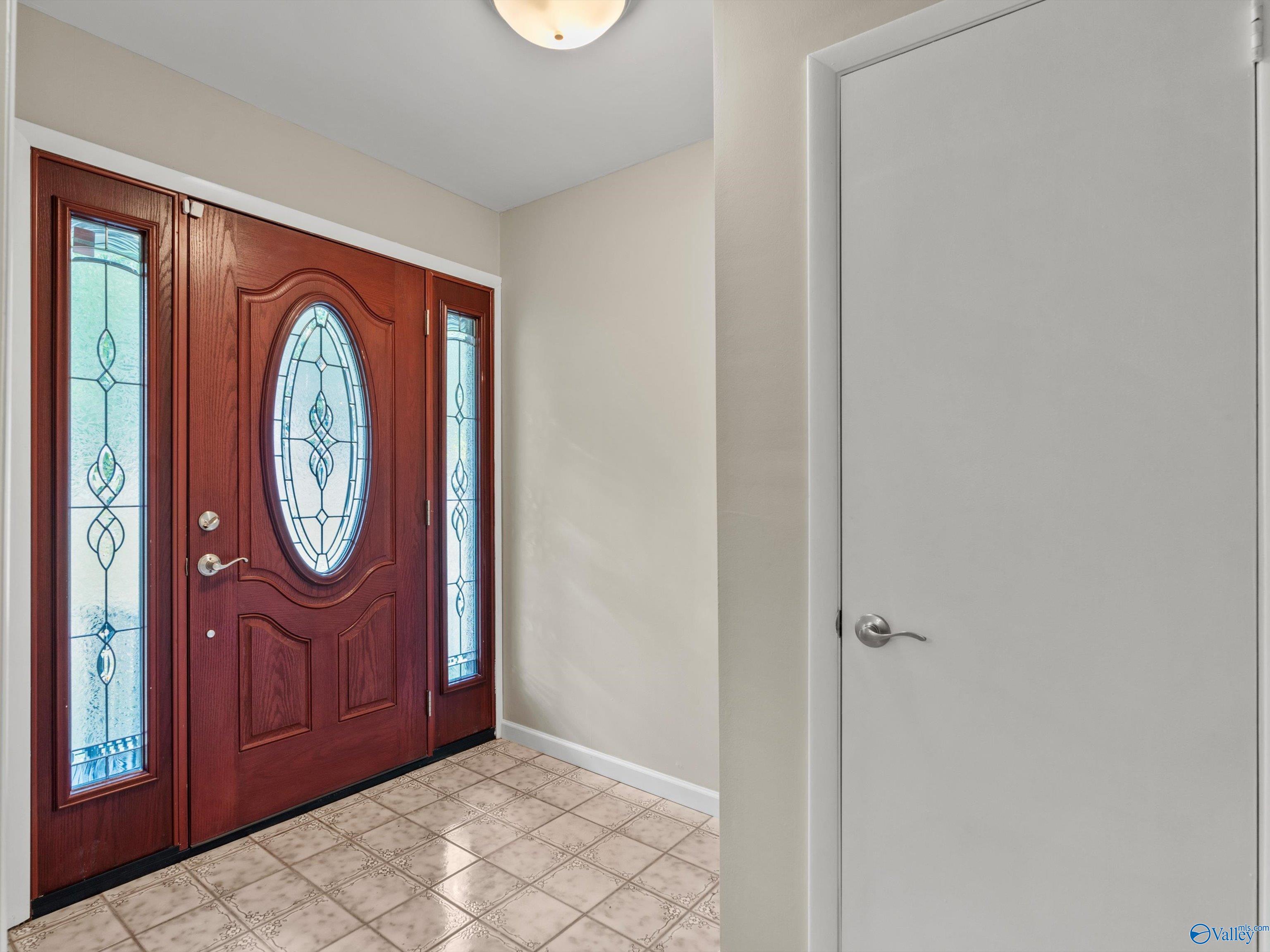 718 Versailles Drive SE