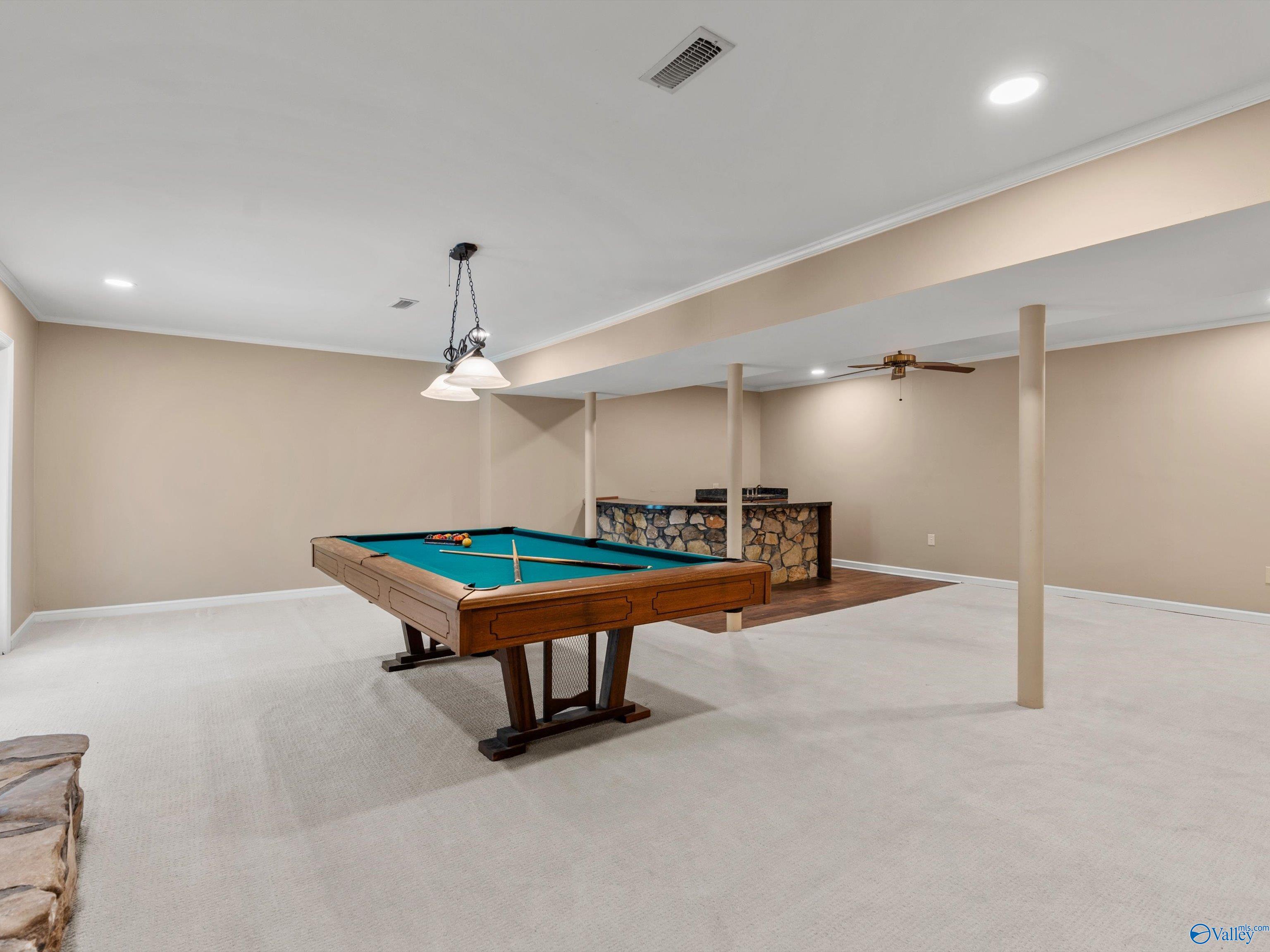 718 Versailles Drive SE