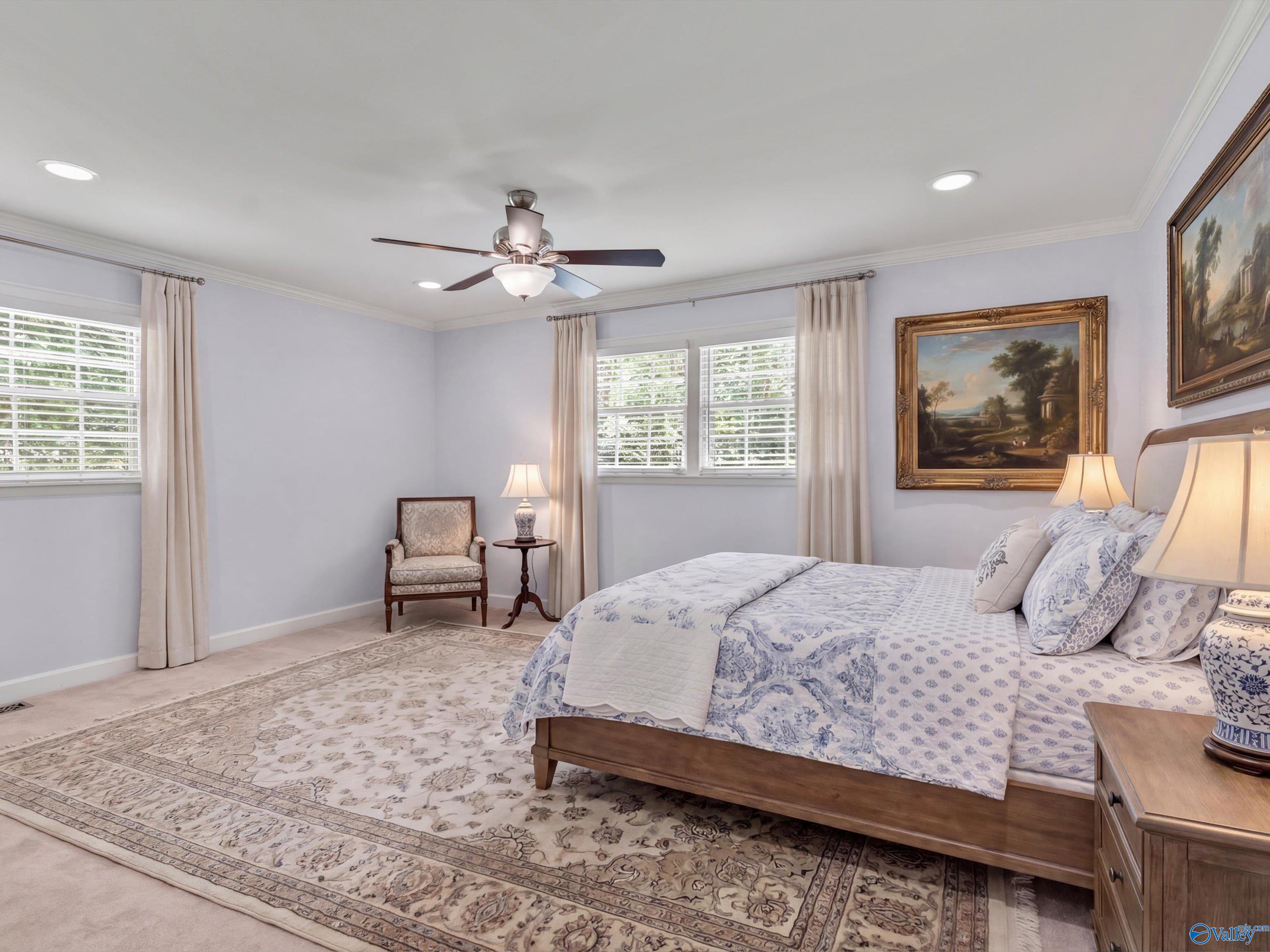 718 Versailles Drive SE