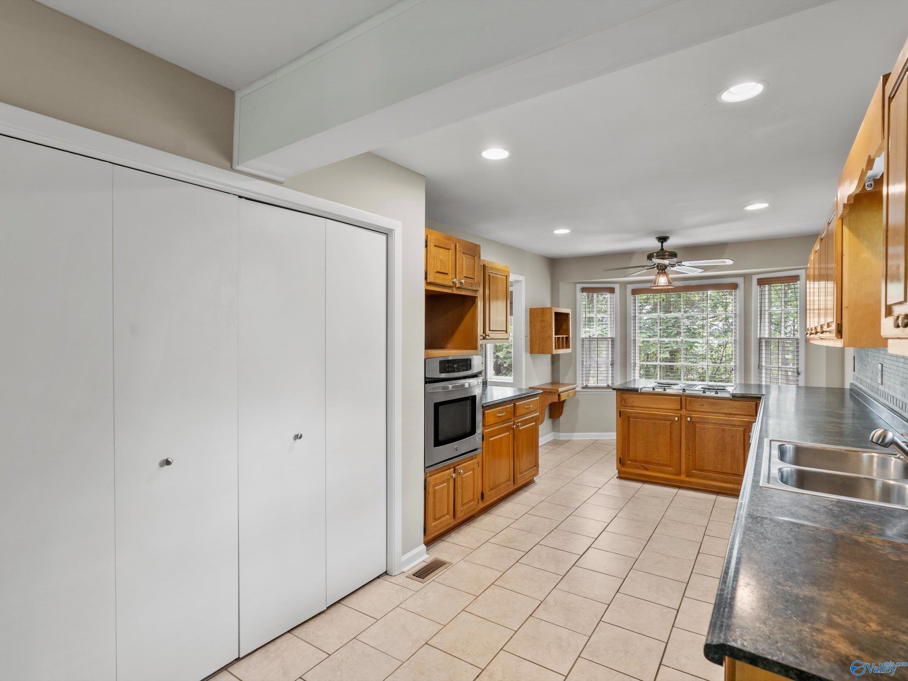 718 Versailles Drive SE