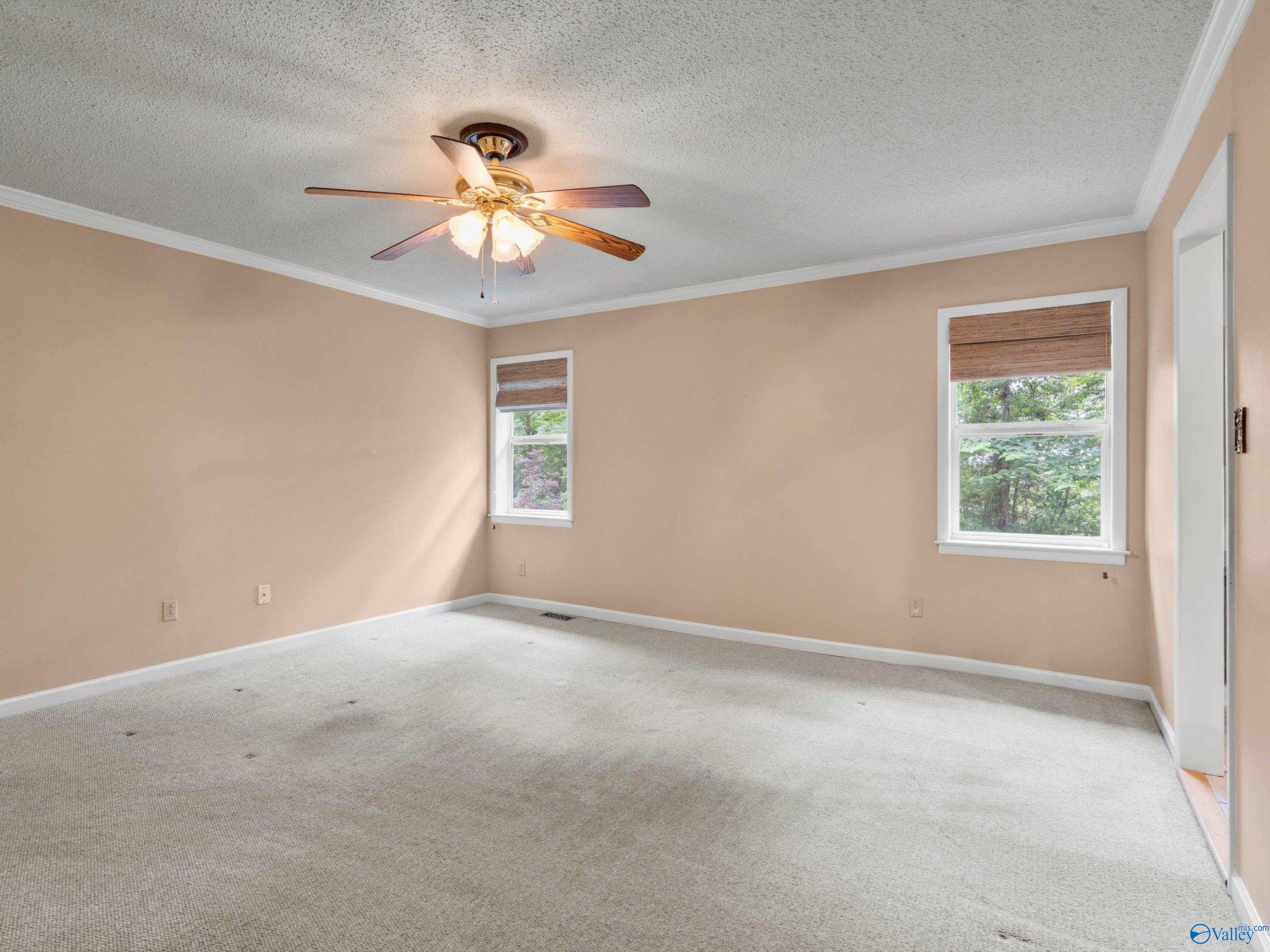 718 Versailles Drive SE