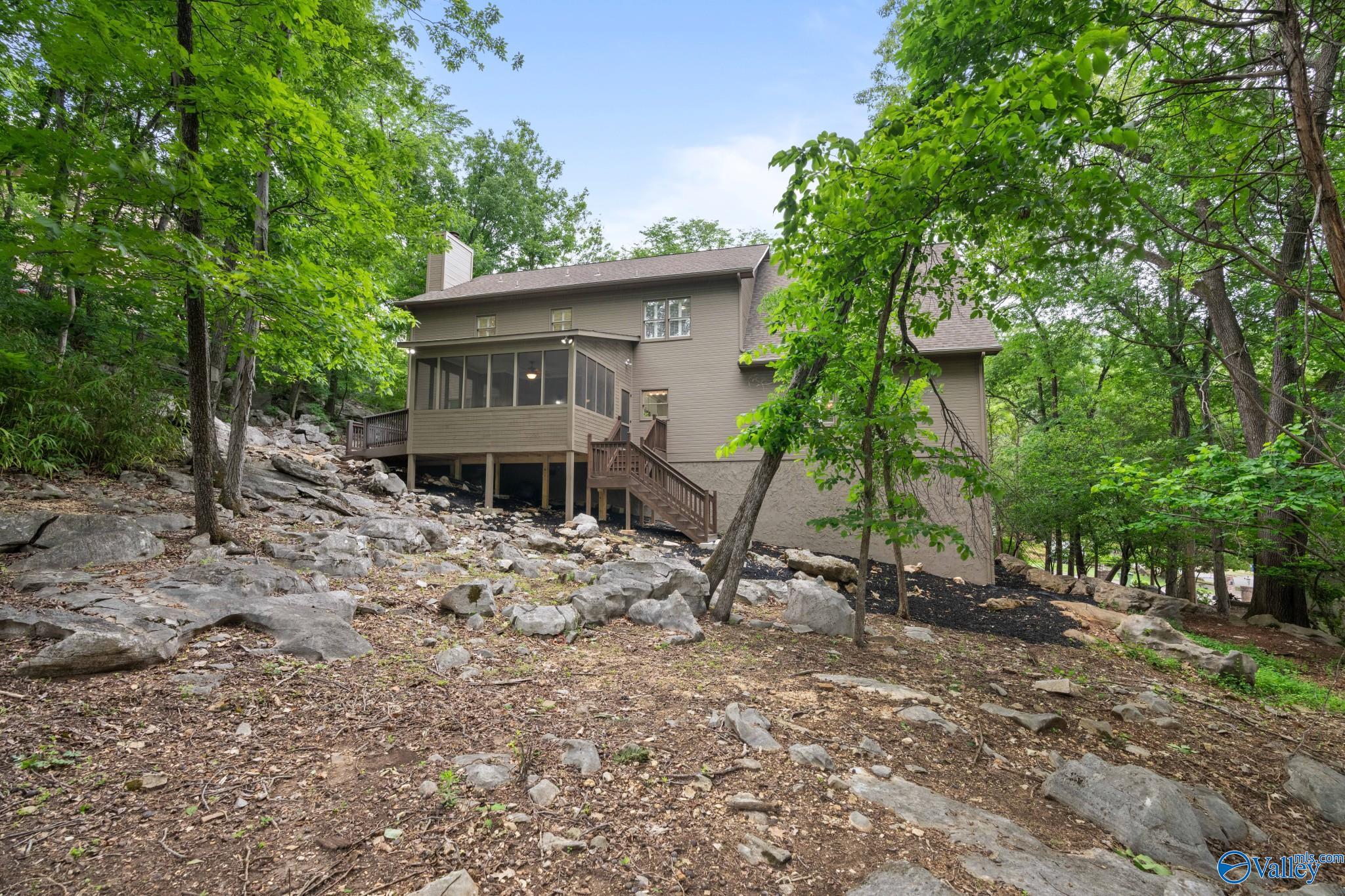 1702 Rockridge Circle SE