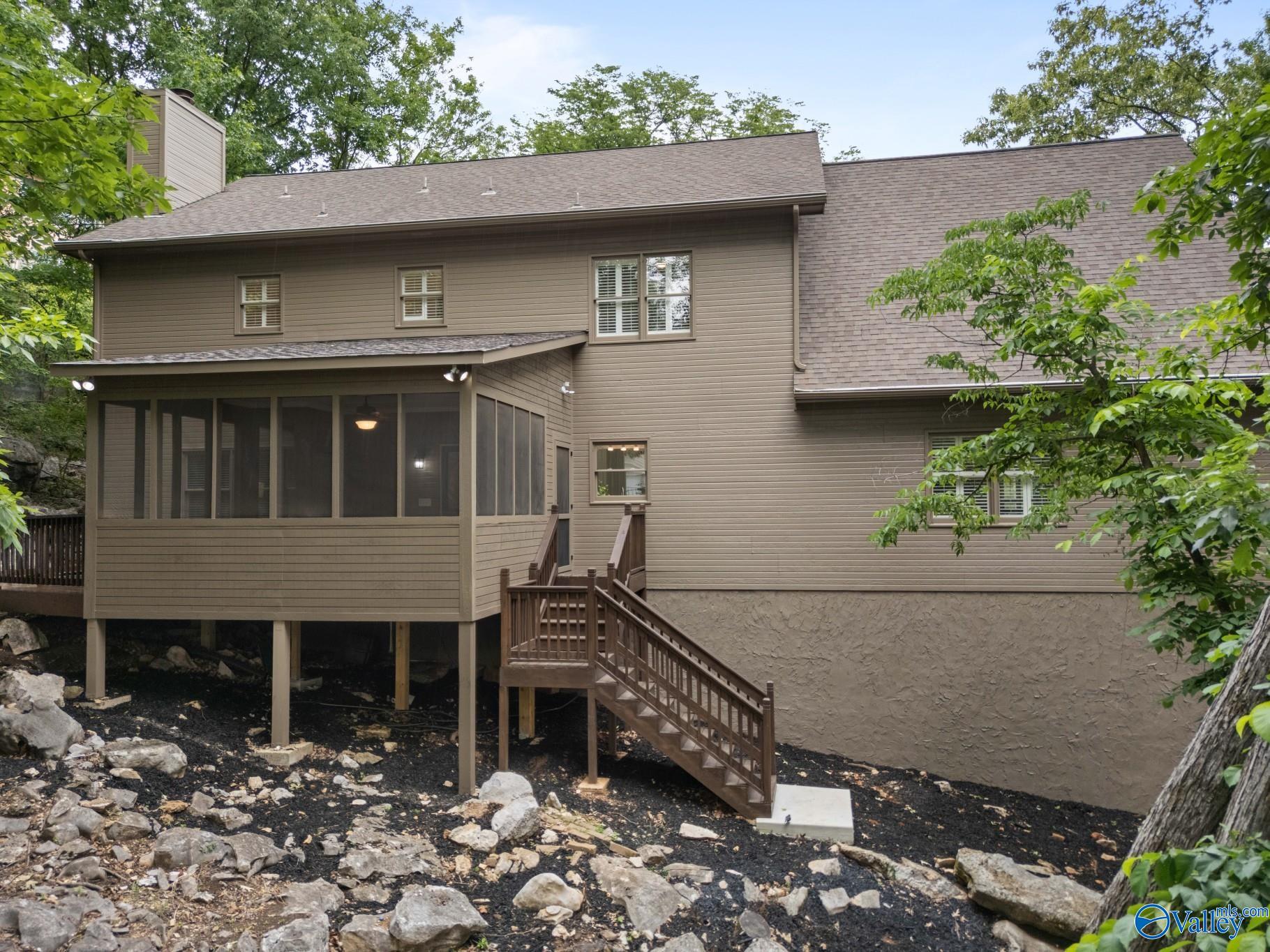 1702 Rockridge Circle SE