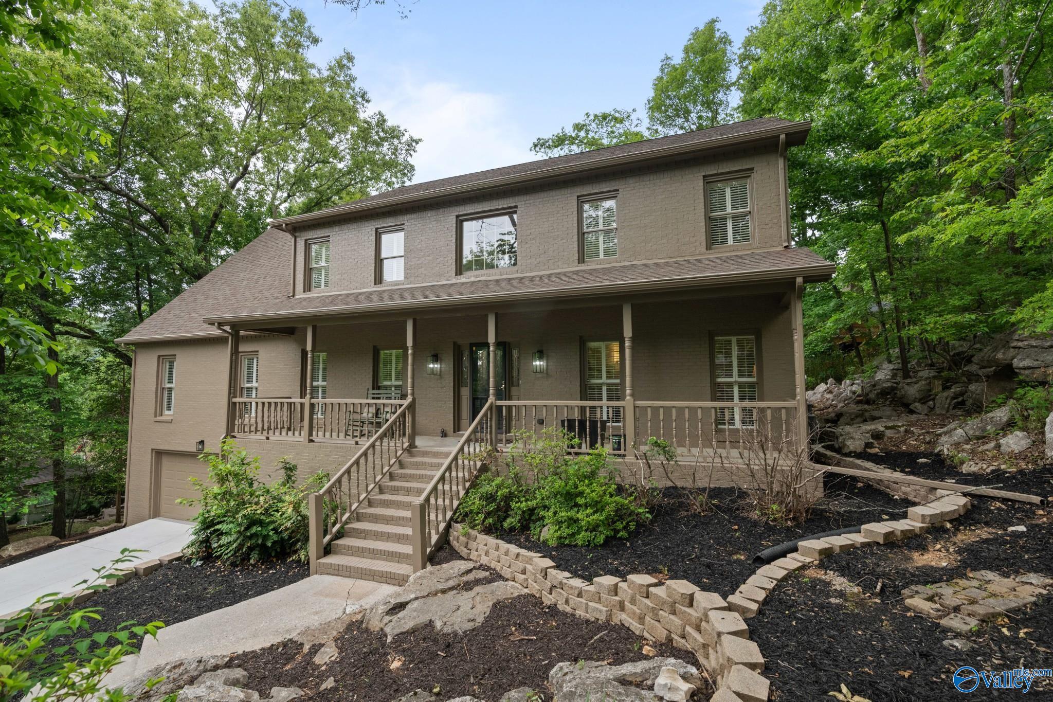 1702 Rockridge Circle SE