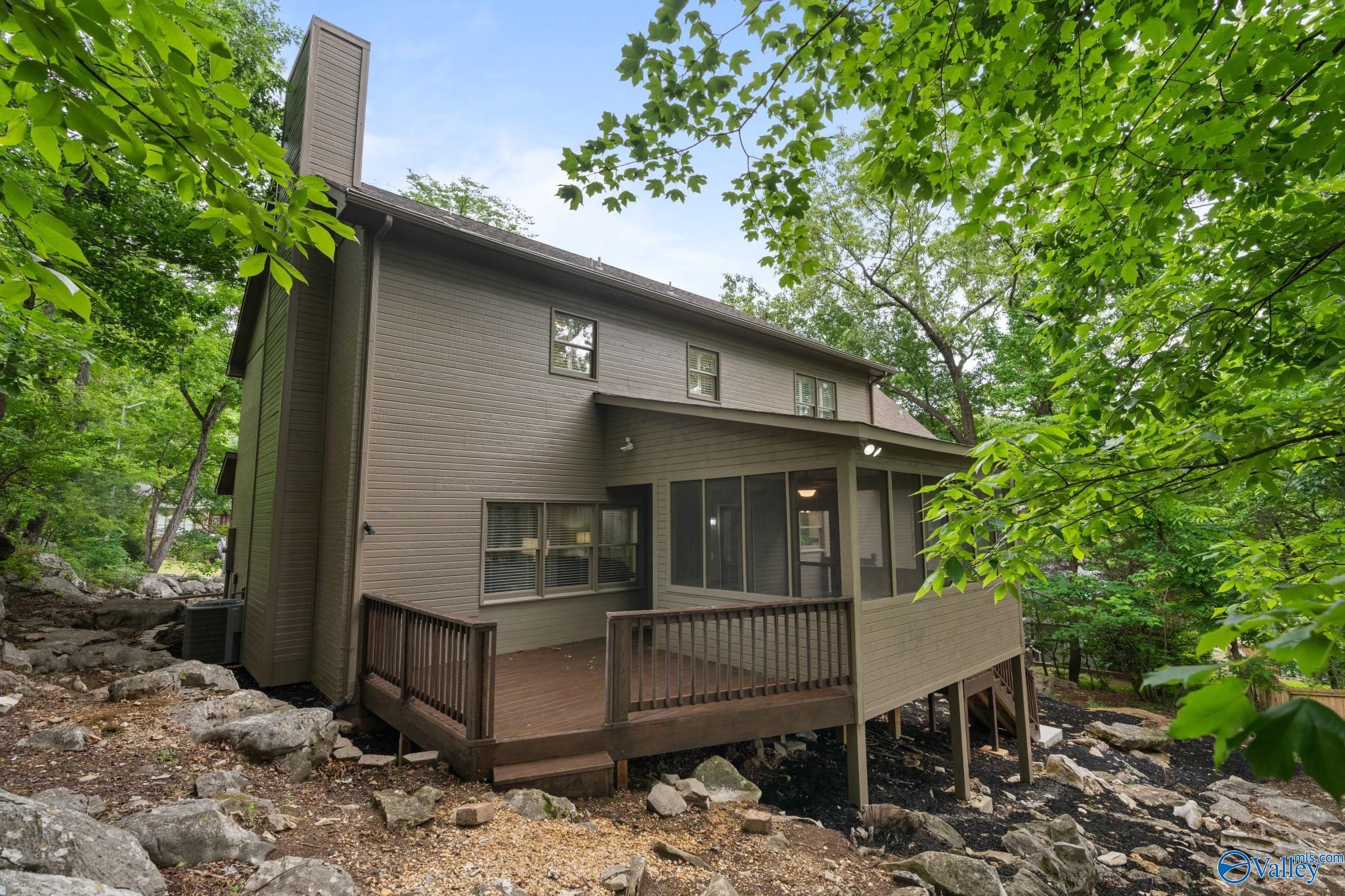 1702 Rockridge Circle SE
