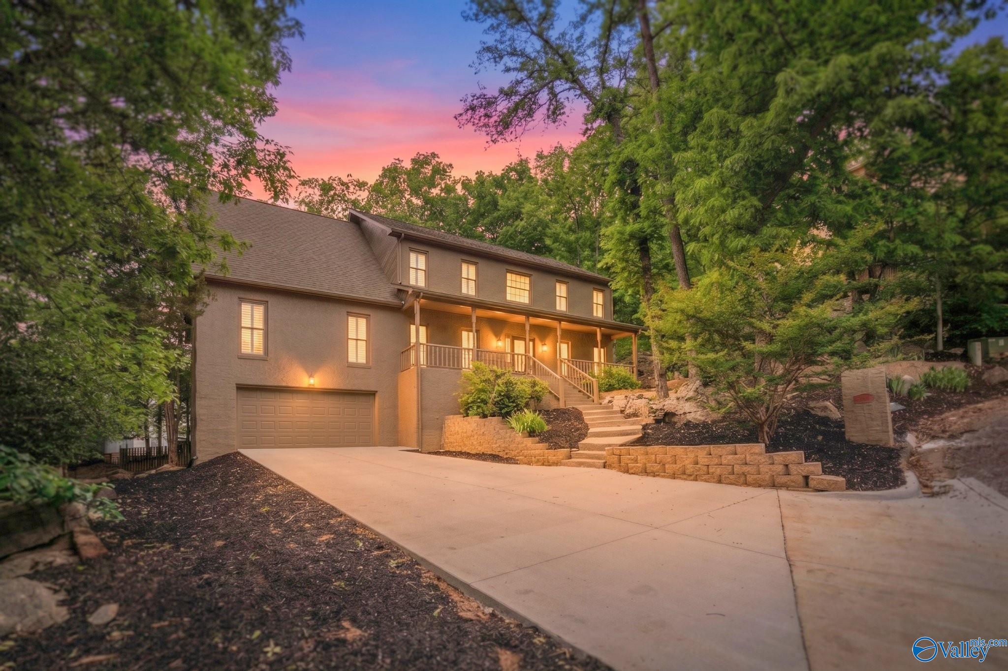 1702 Rockridge Circle SE