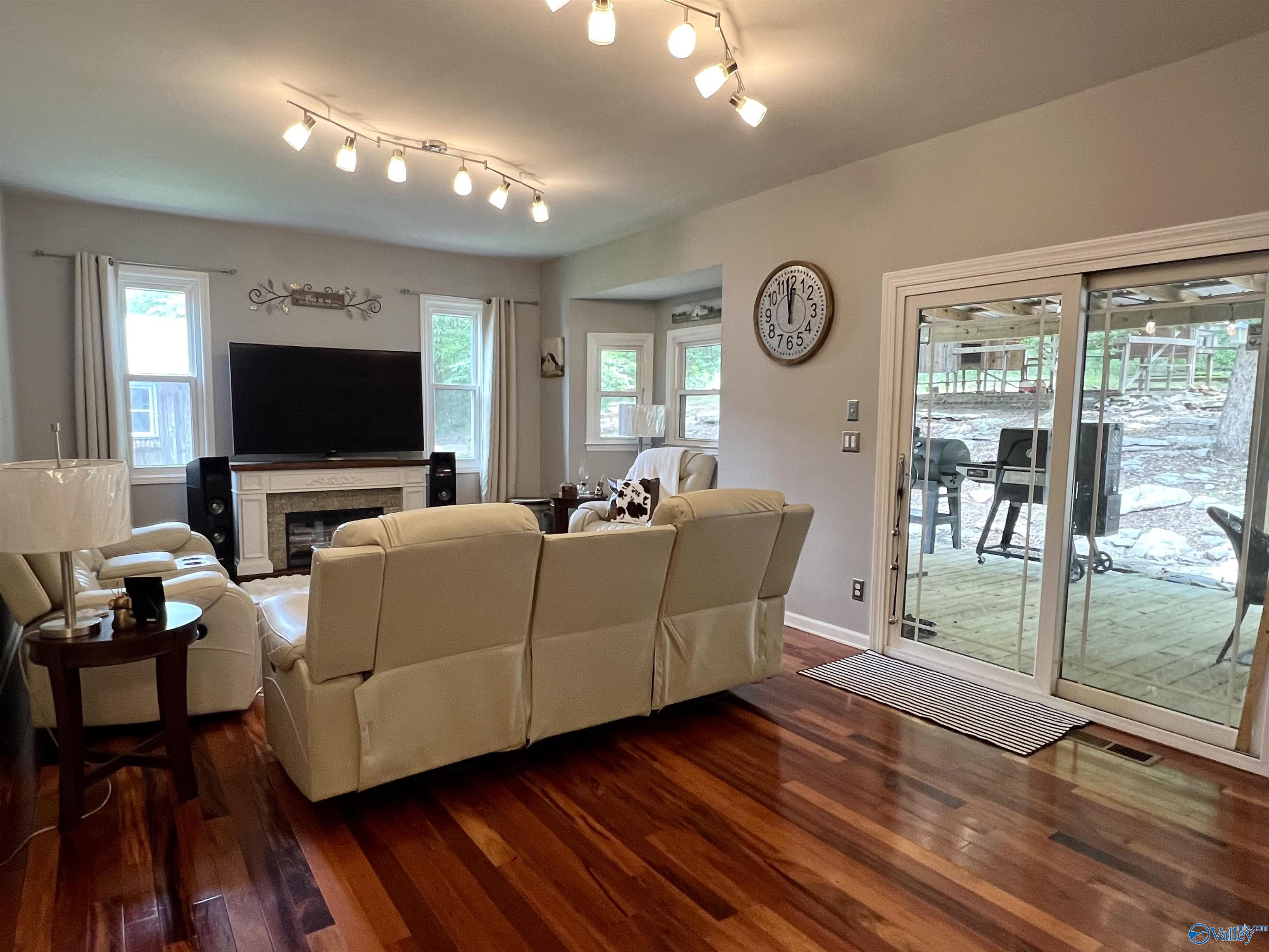 158 Dry Creek Cove Circle