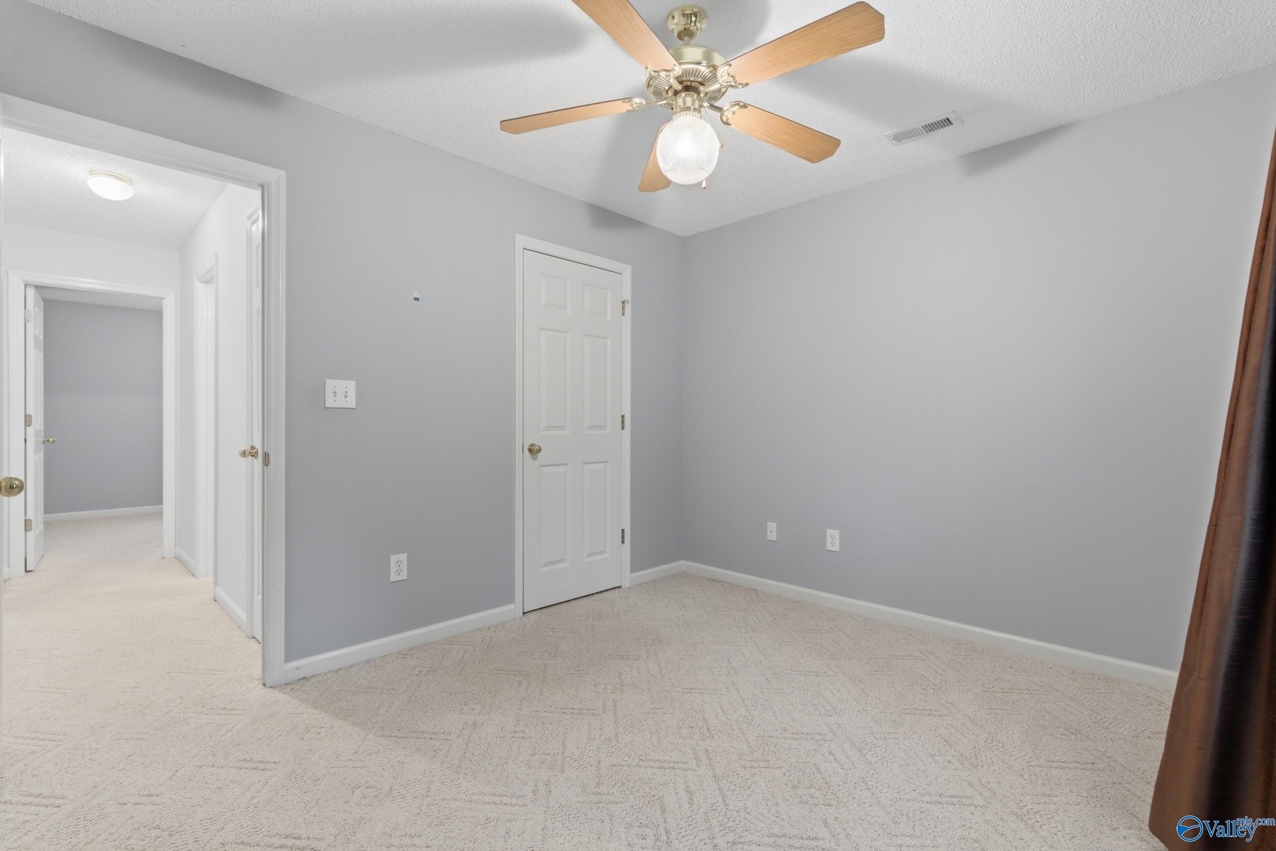 112 Val Sapra Circle