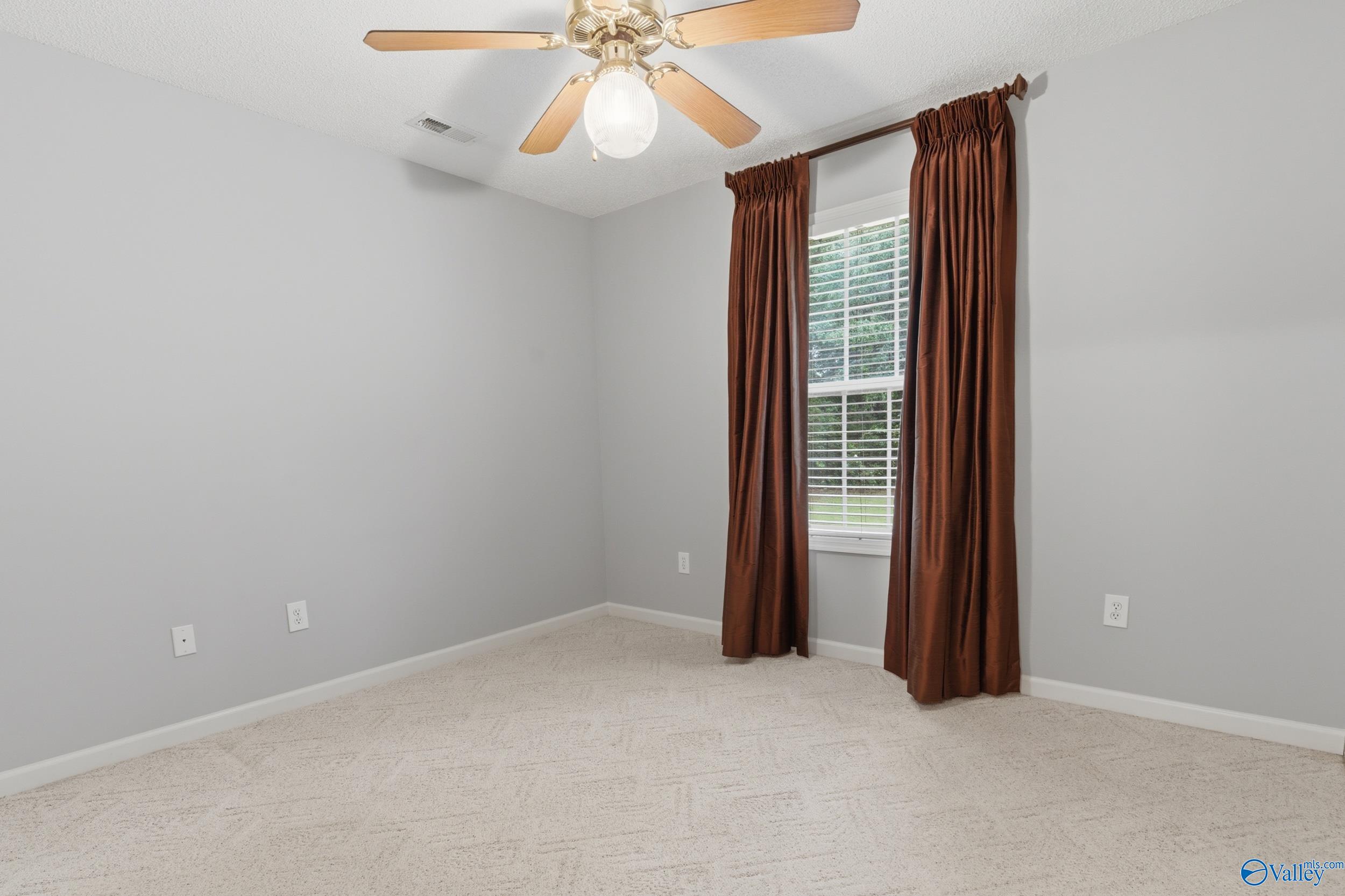 112 Val Sapra Circle