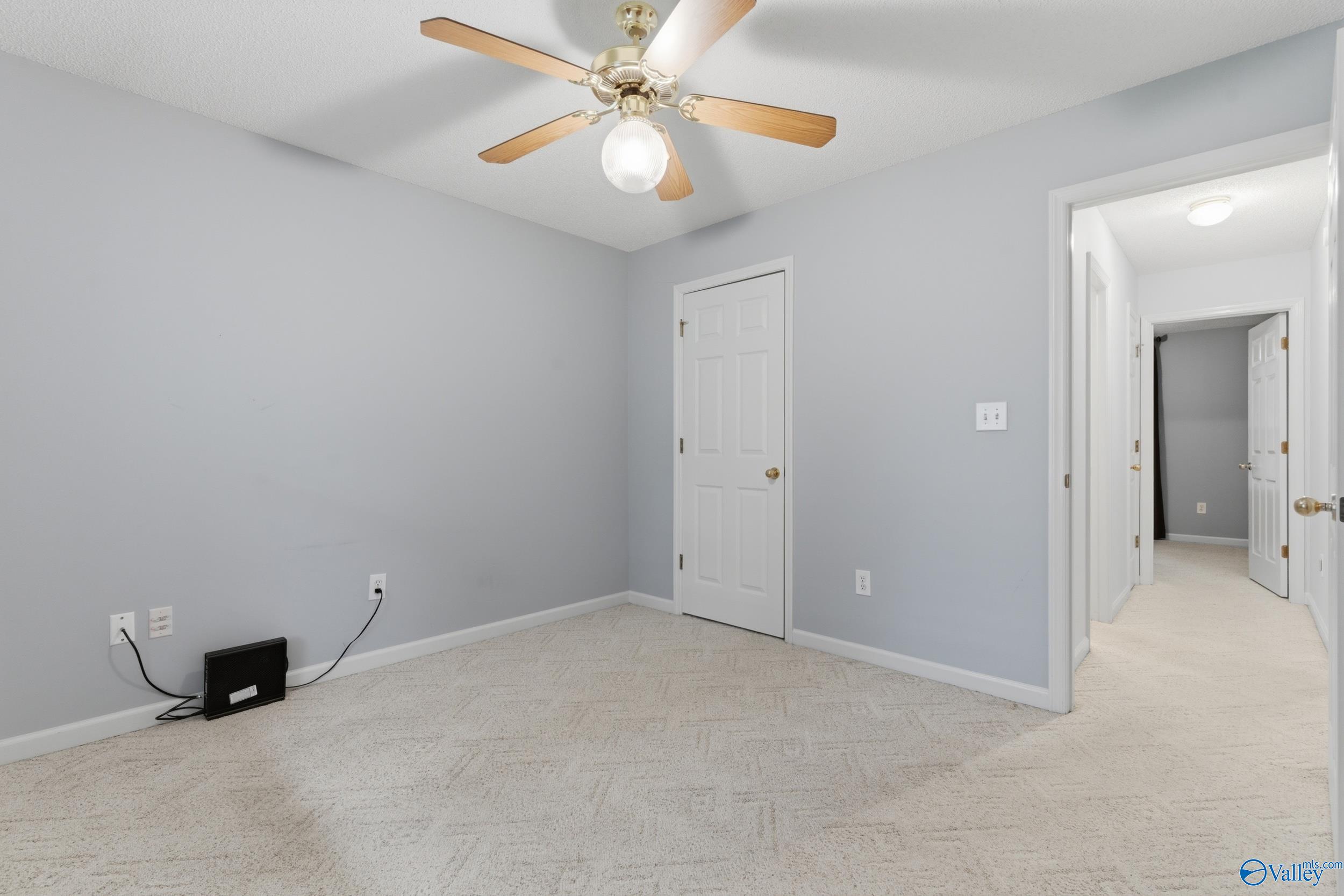 112 Val Sapra Circle