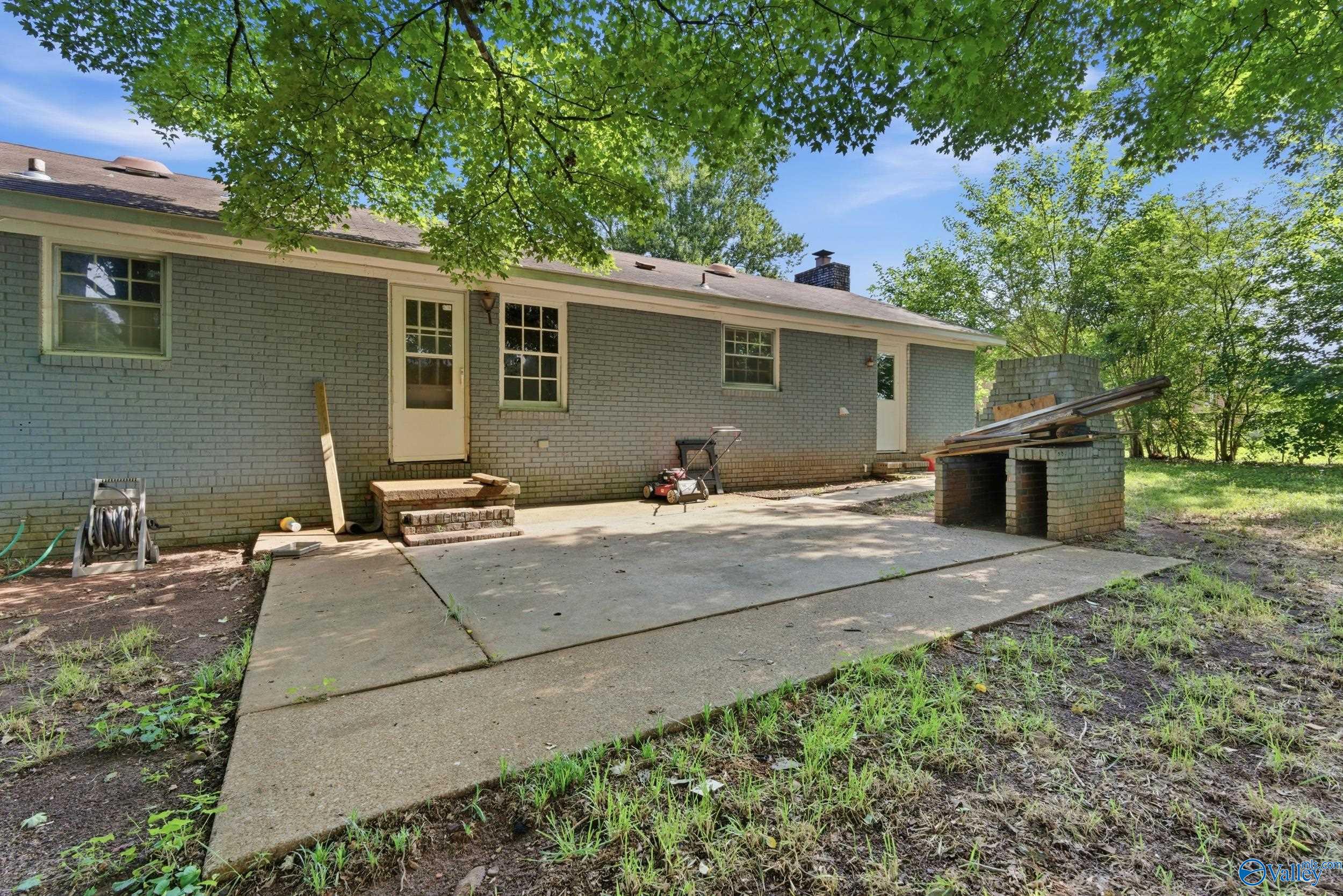 1719 Laverne Drive NW