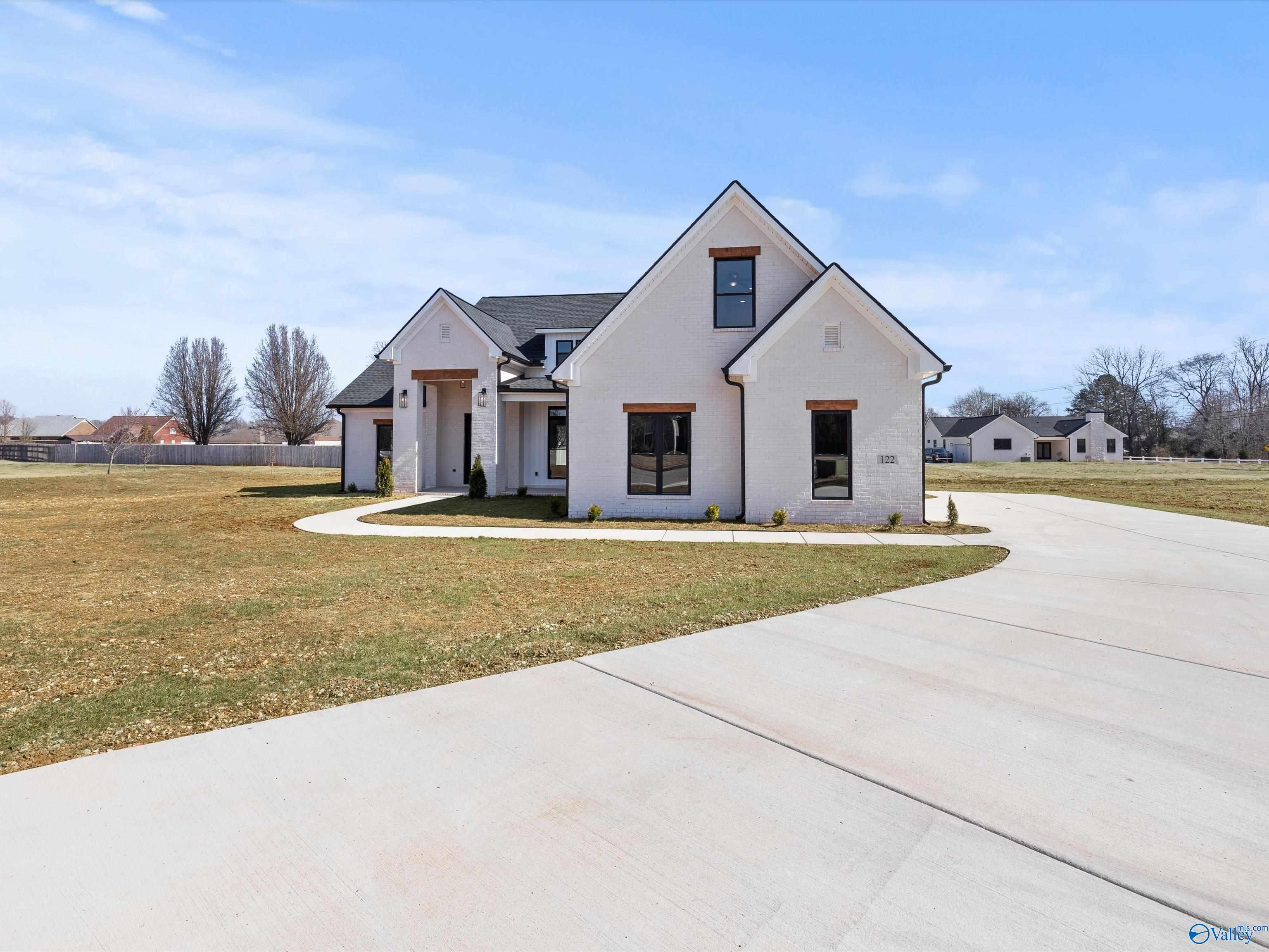 122 Eden Lane
