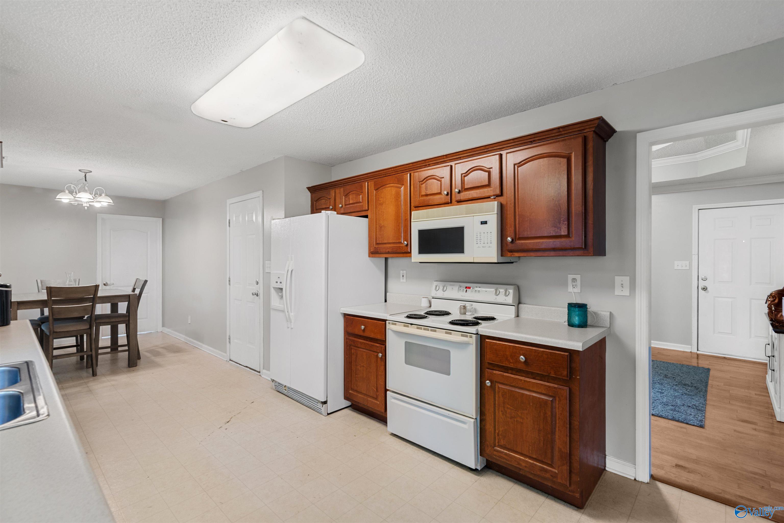 103 Cedar Bluff Court