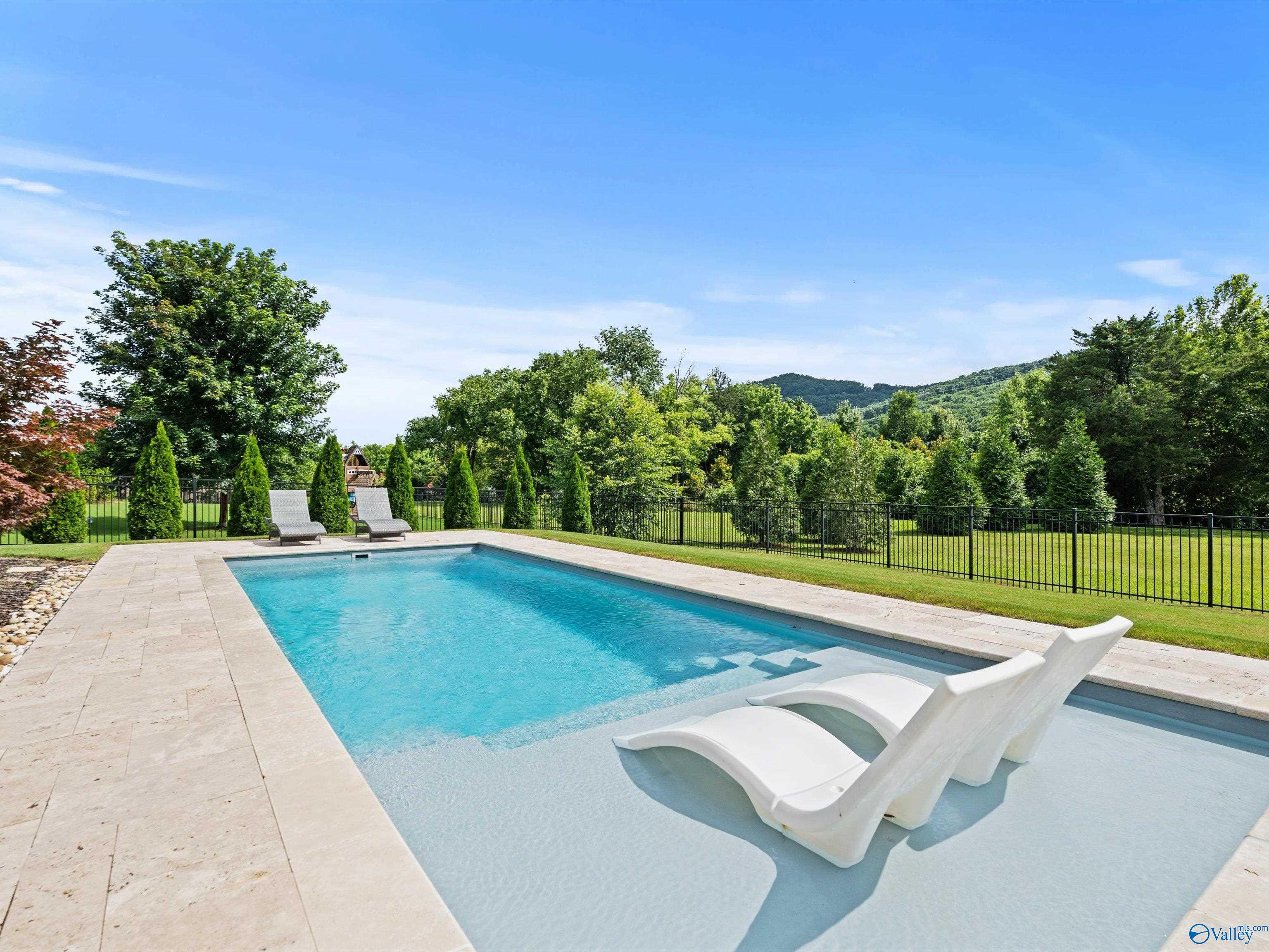 16 Taylors Brook Way