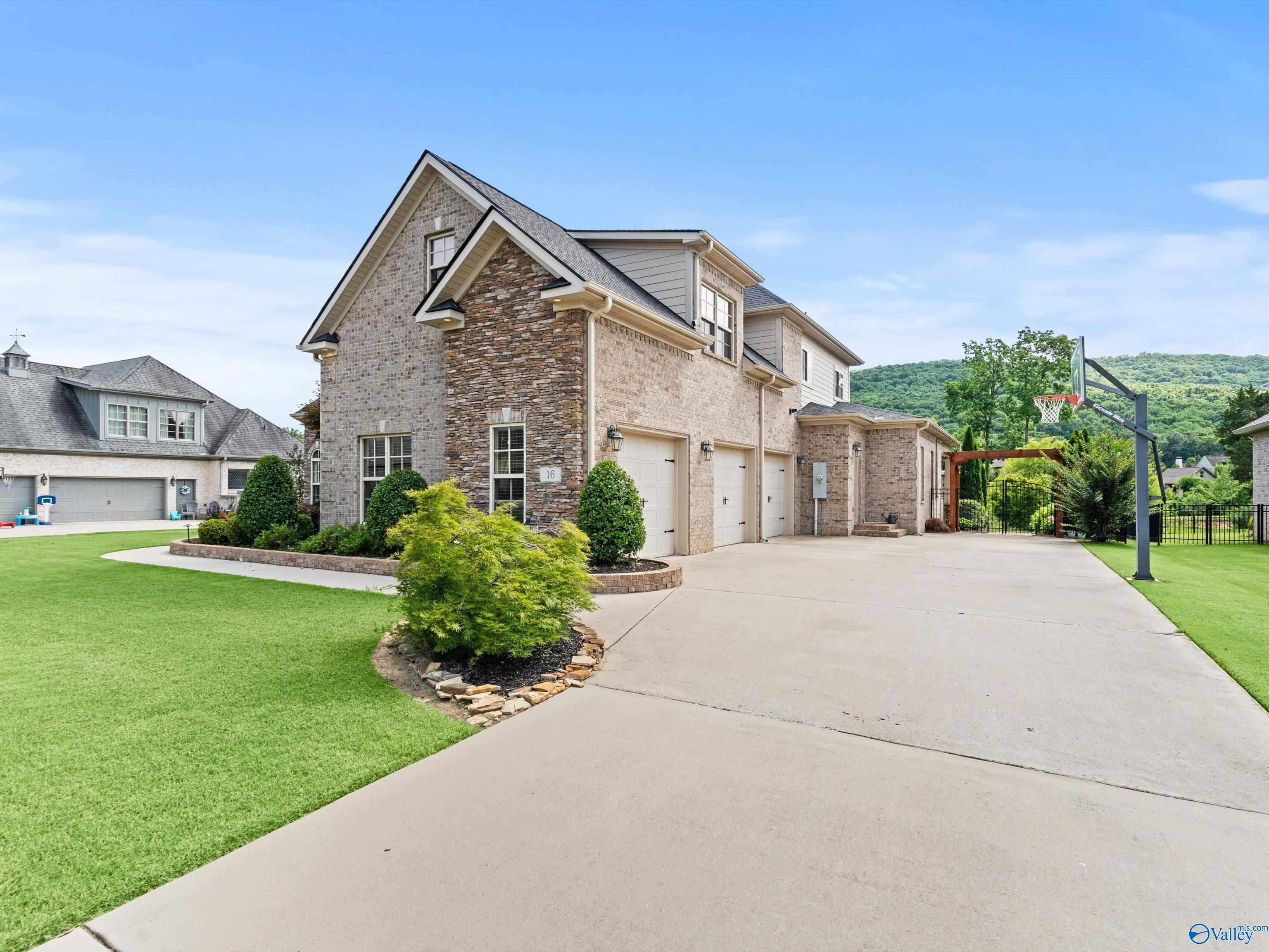 16 Taylors Brook Way