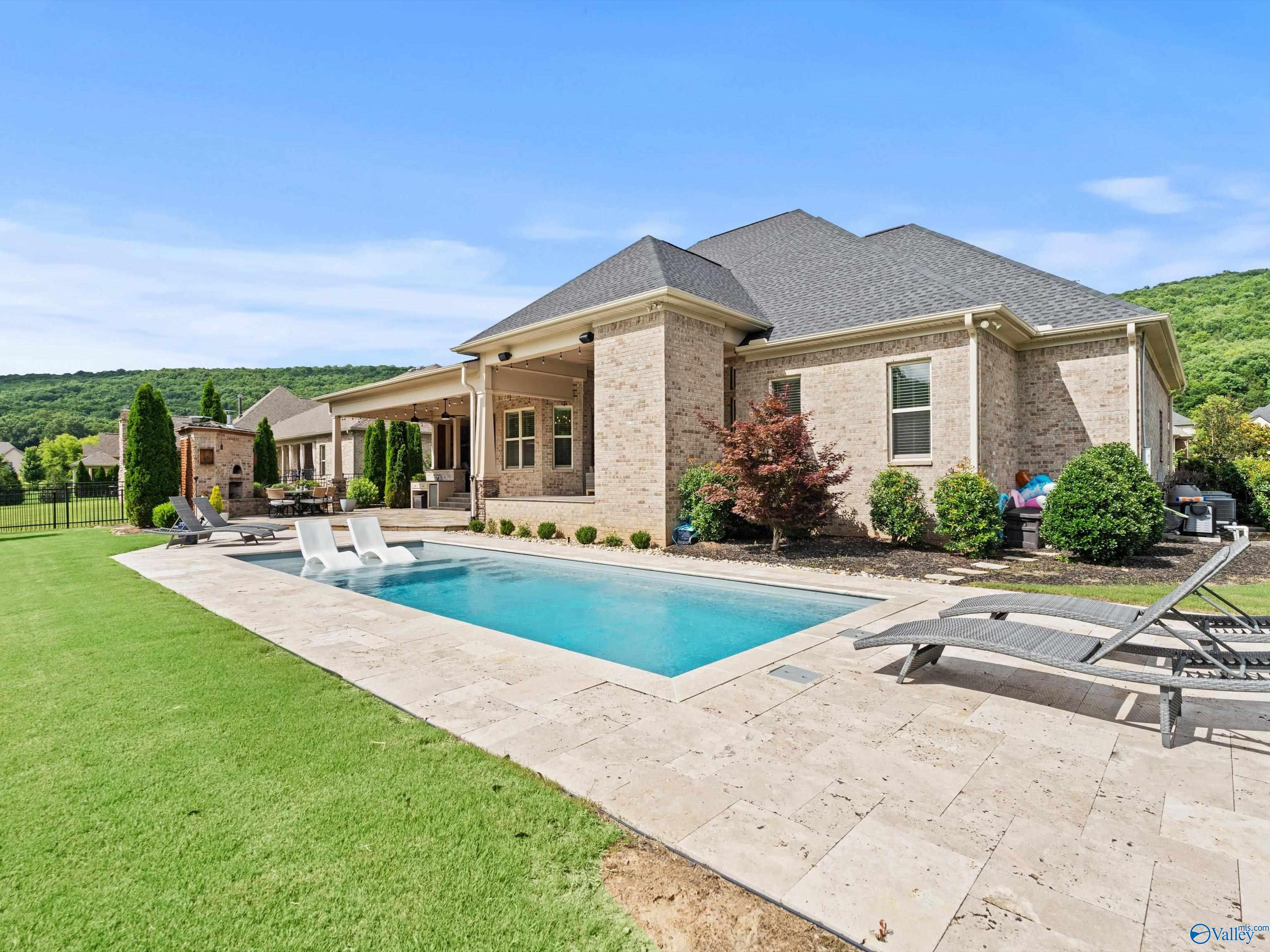 16 Taylors Brook Way