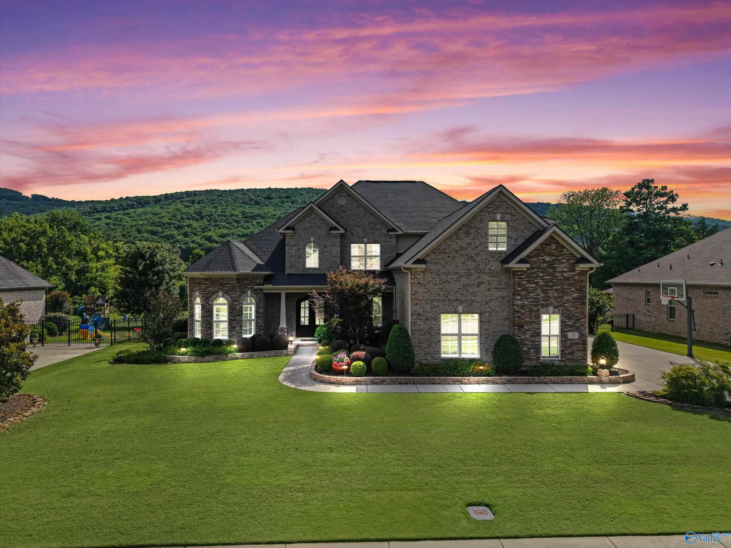 16 Taylors Brook Way