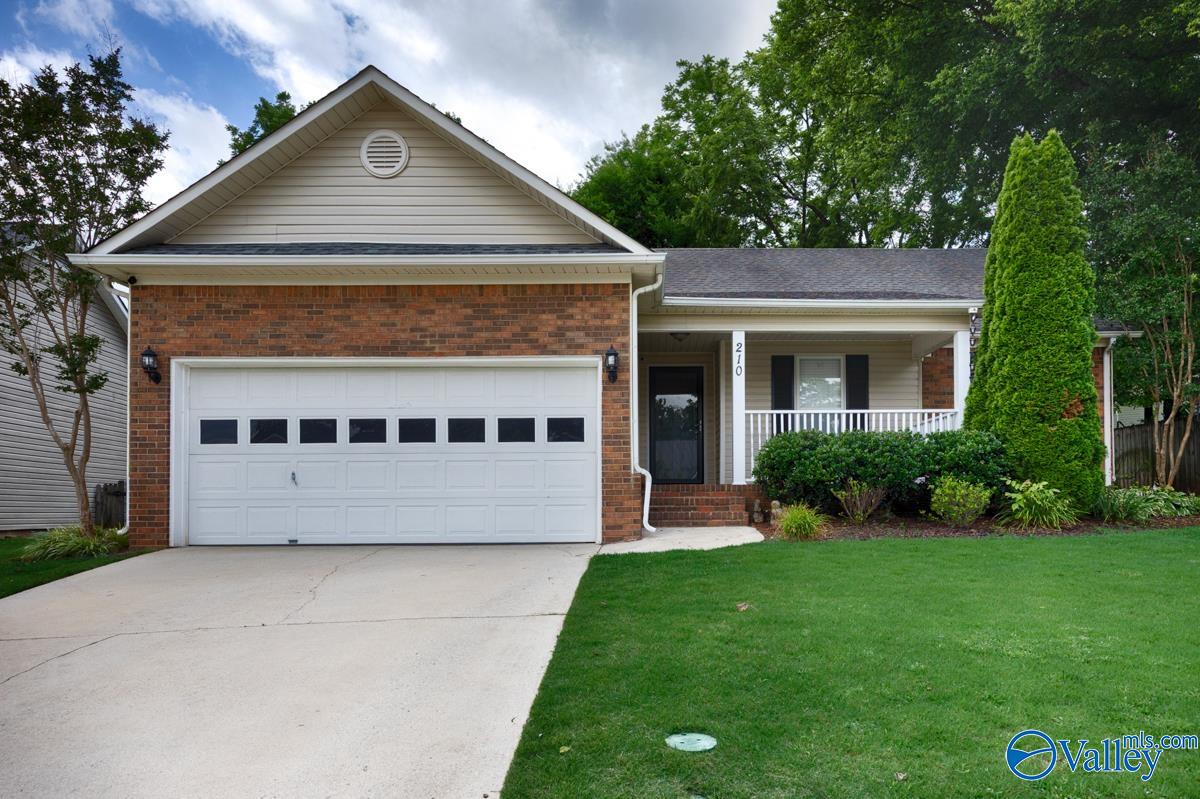 210 Hollington Drive NE