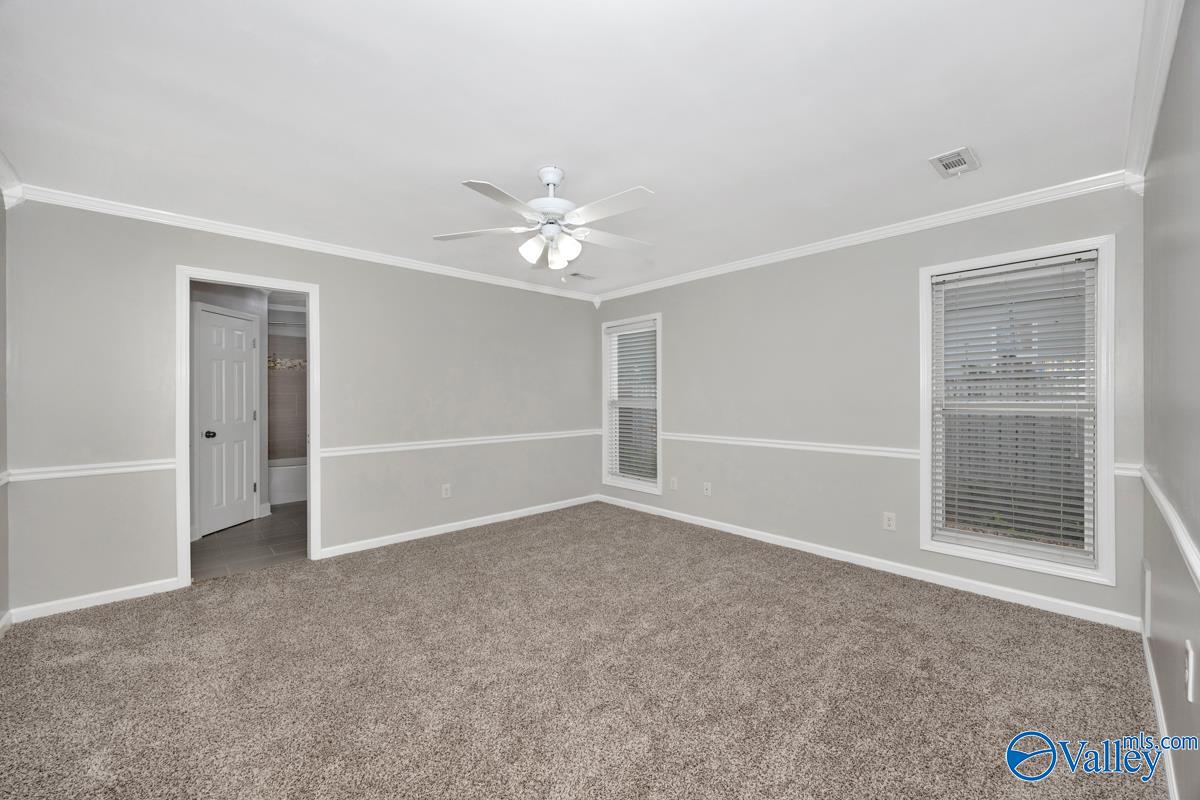 210 Hollington Drive NE