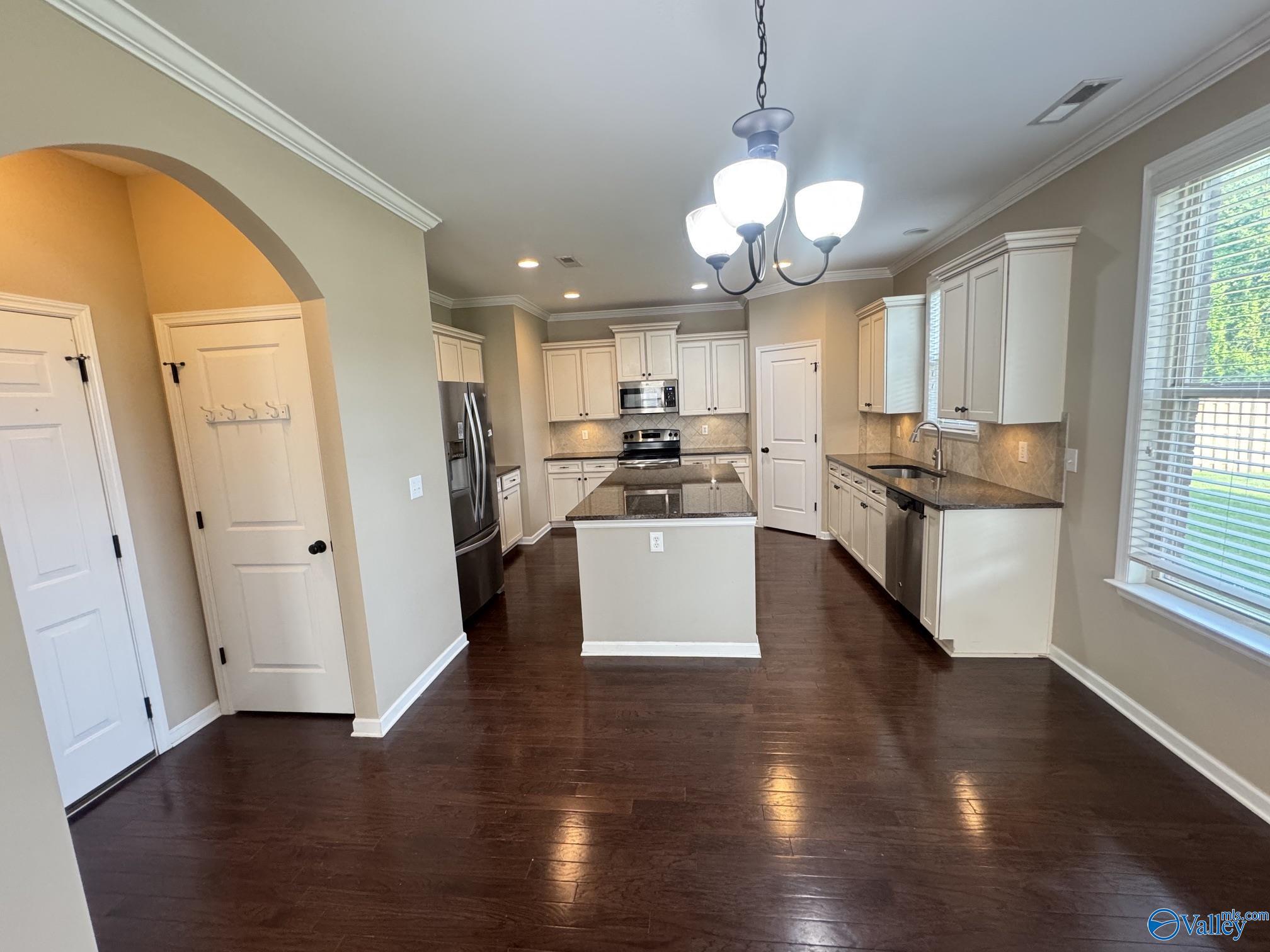 199 Little Oak