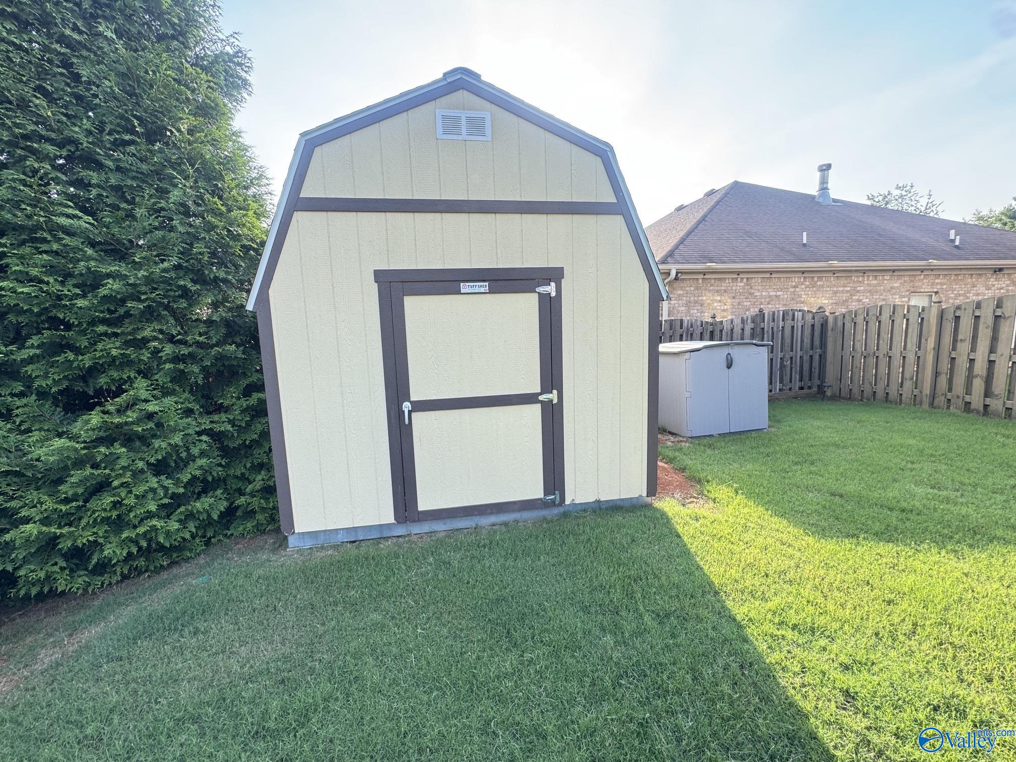199 Little Oak