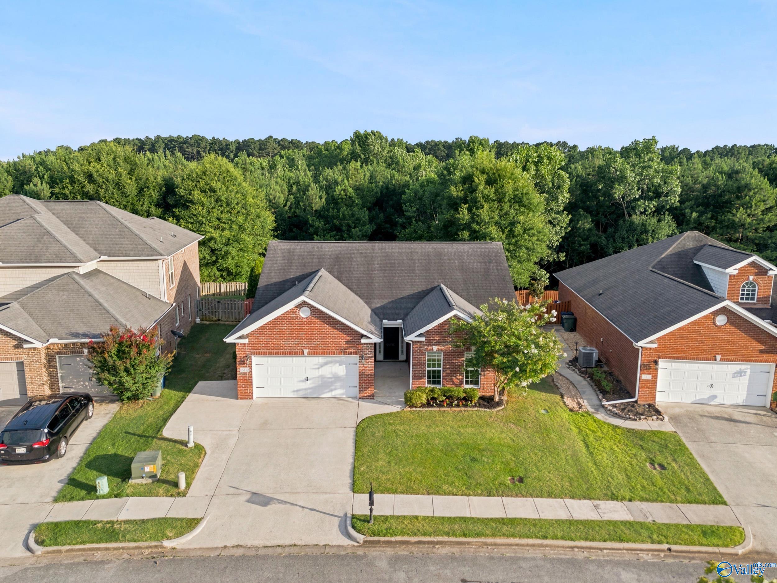 15112 Lakeside Trail