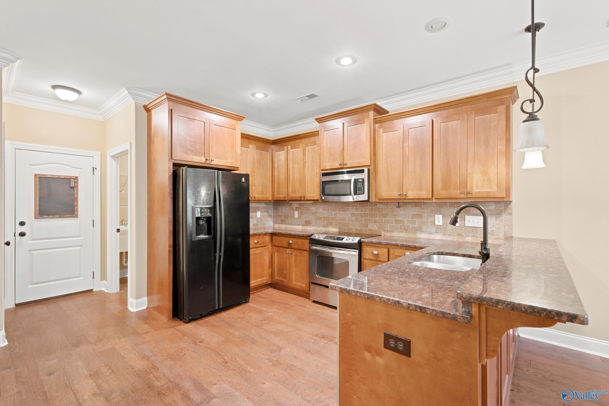 15112 Lakeside Trail