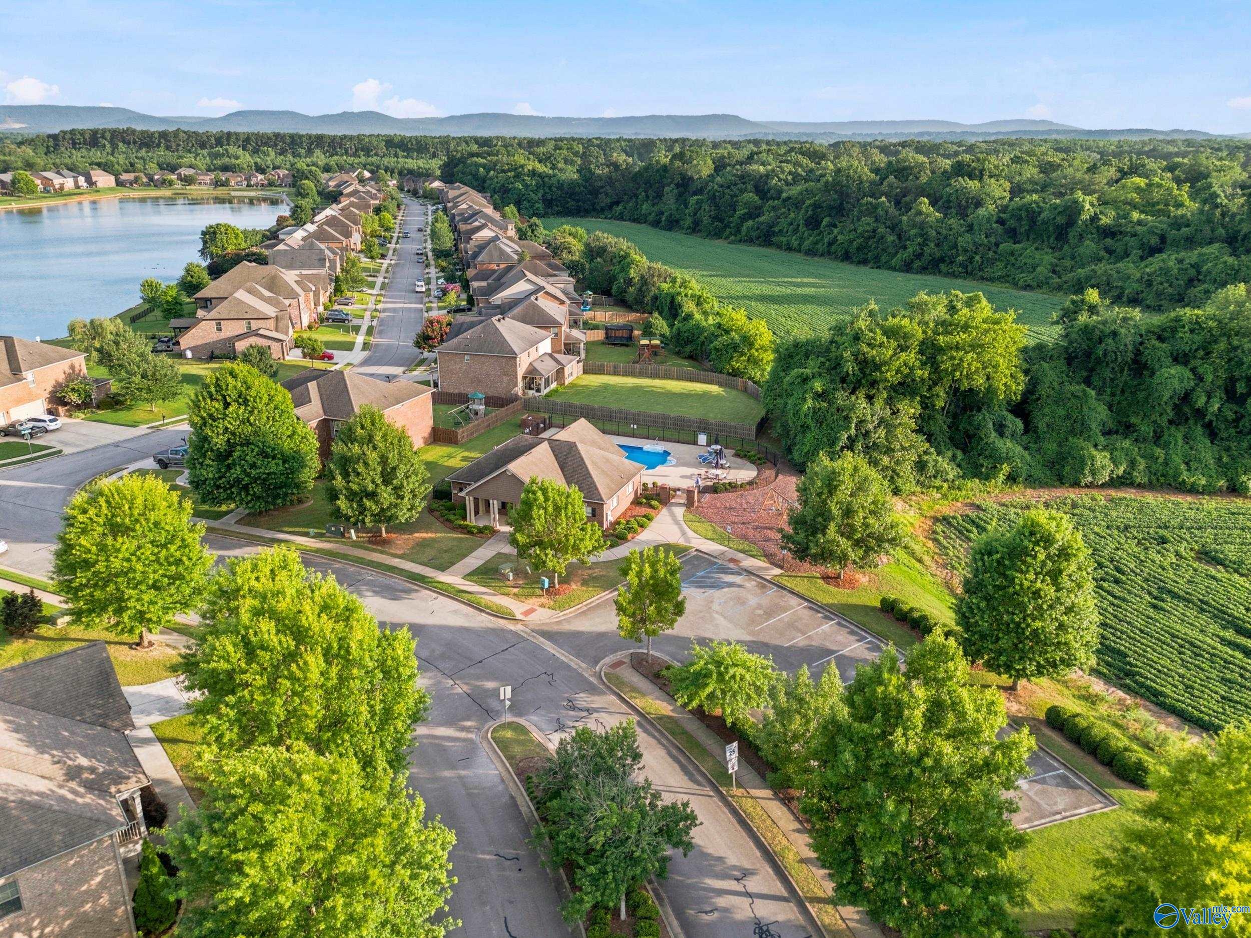 15112 Lakeside Trail
