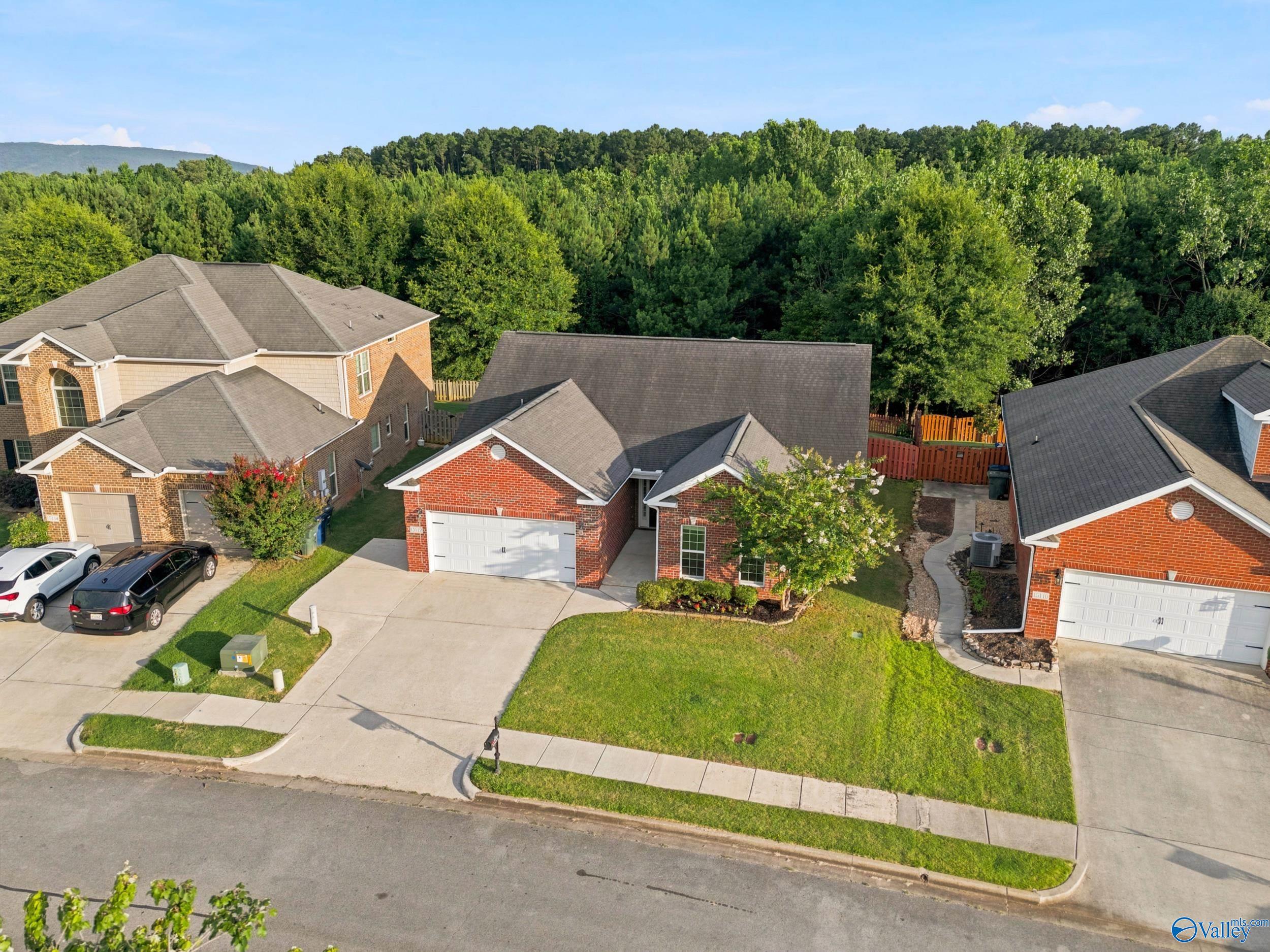 15112 Lakeside Trail