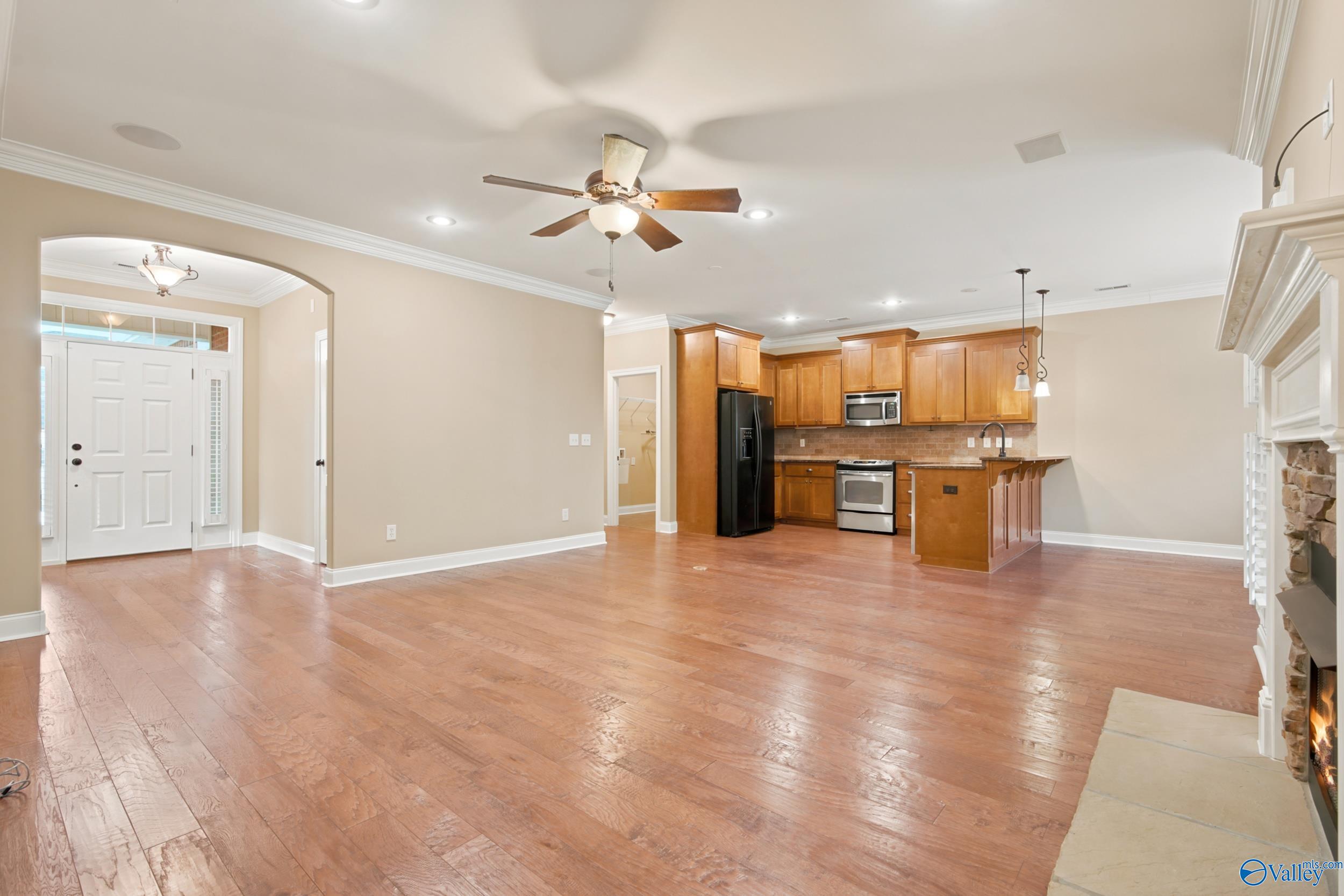 15112 Lakeside Trail