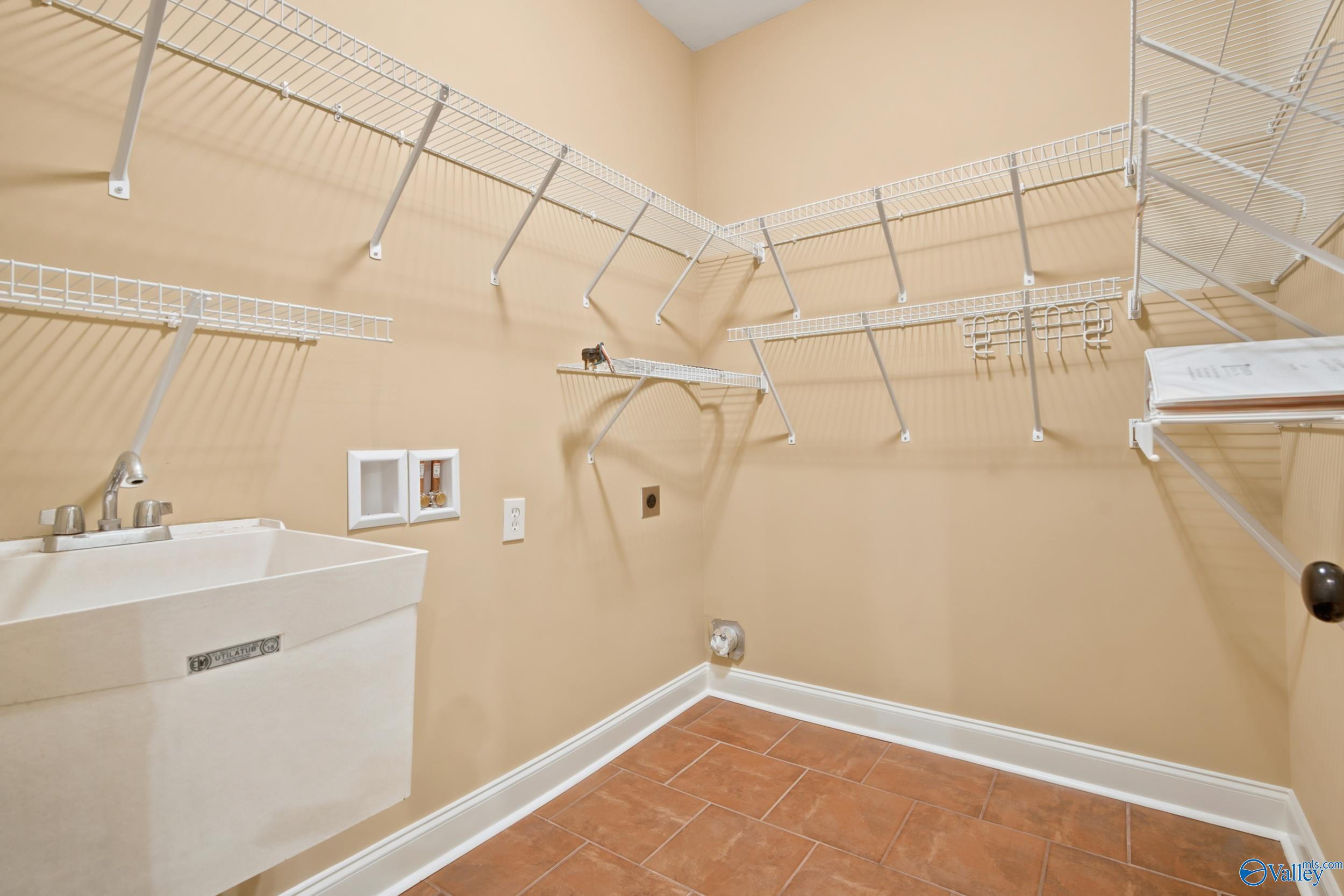15112 Lakeside Trail