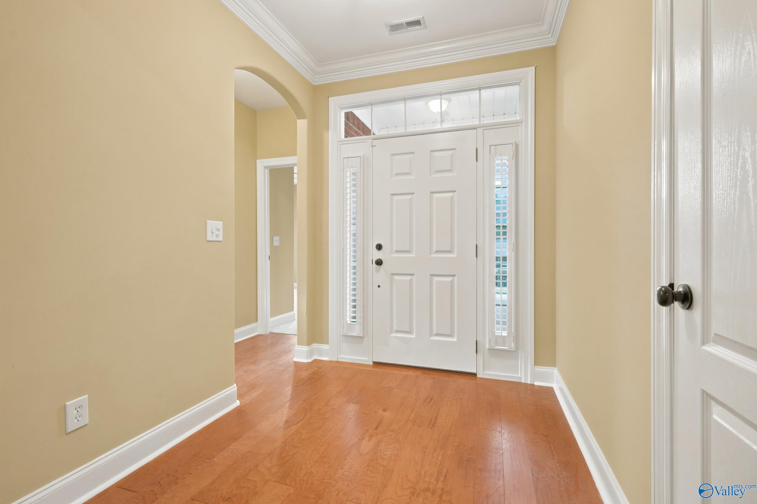 15112 Lakeside Trail