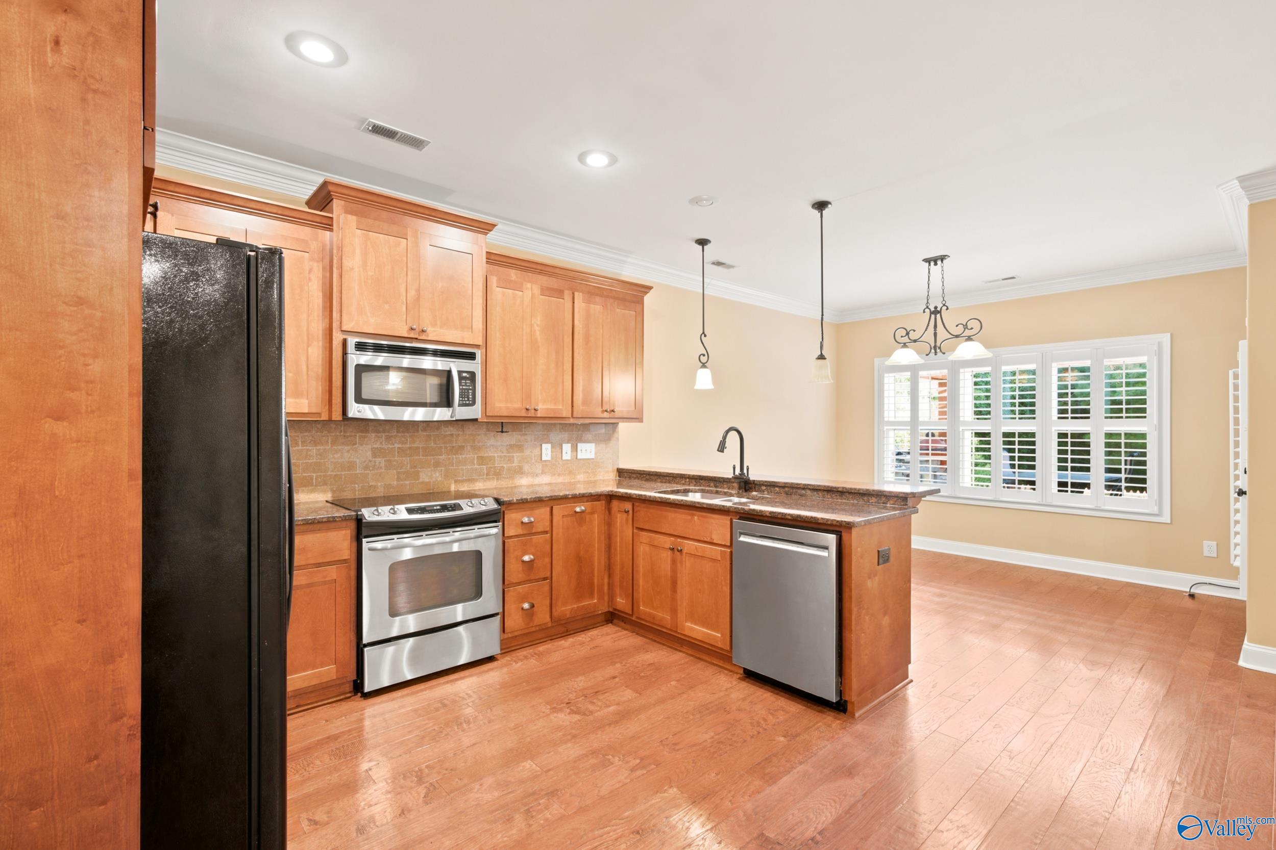 15112 Lakeside Trail