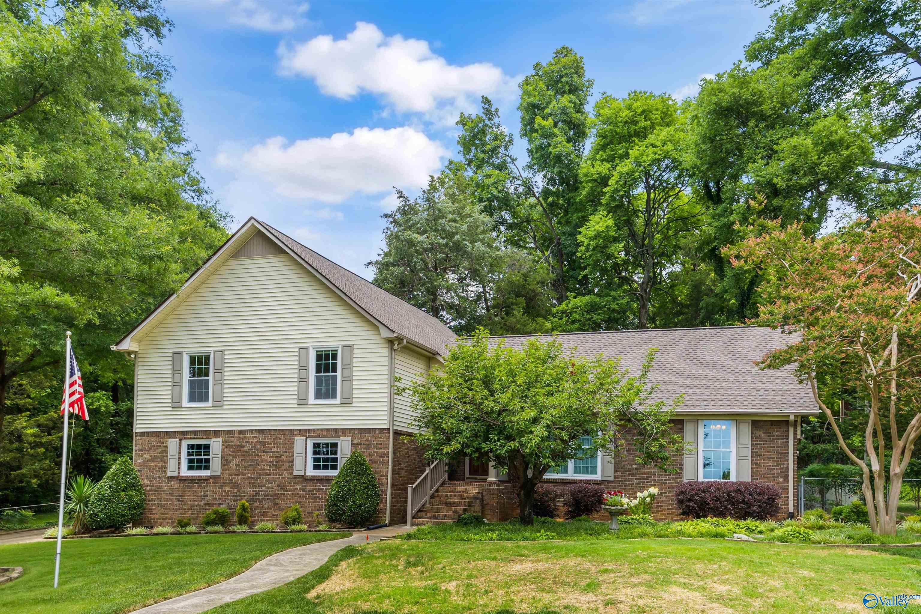 1301 Hiwan Trail