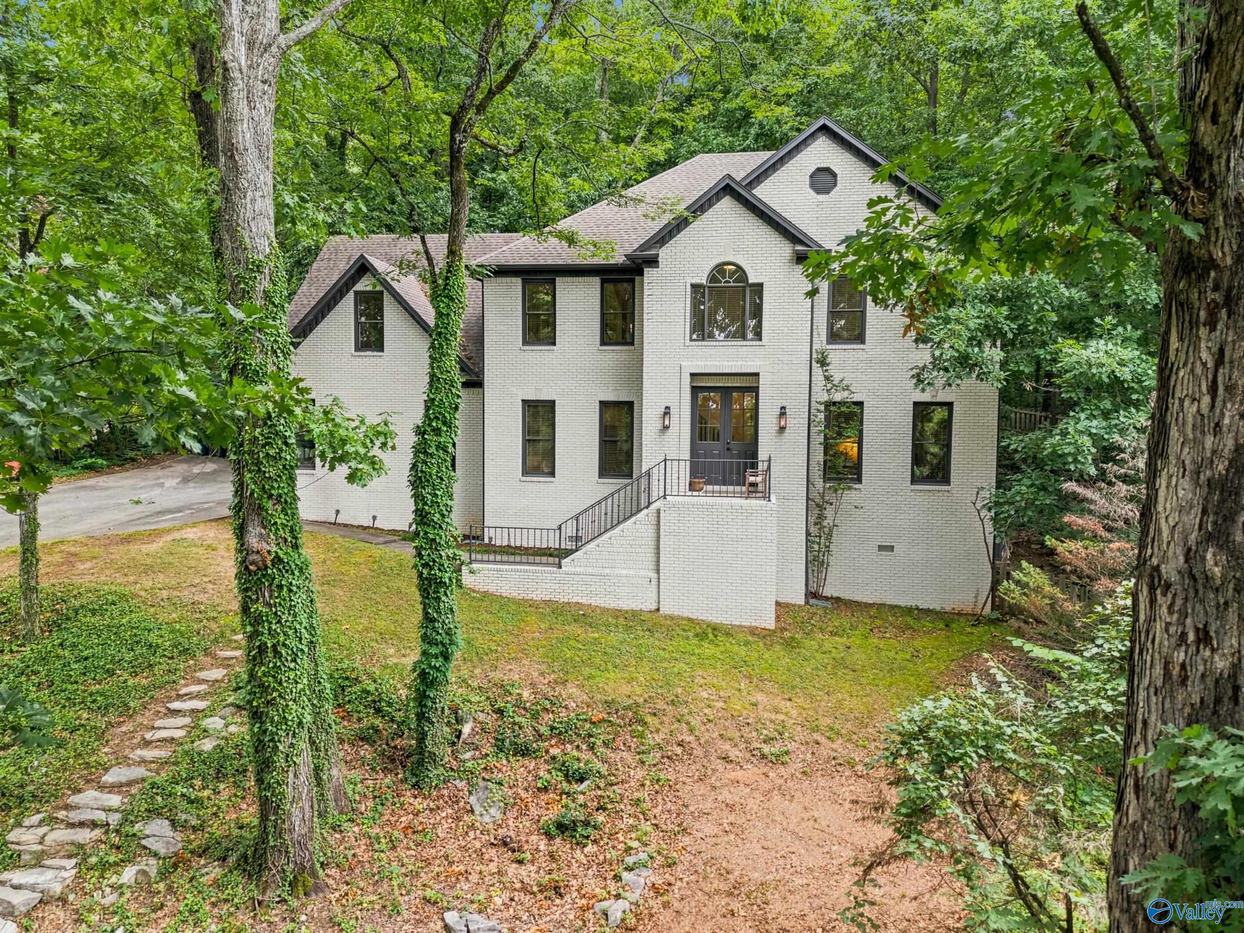 128 Kensington Drive